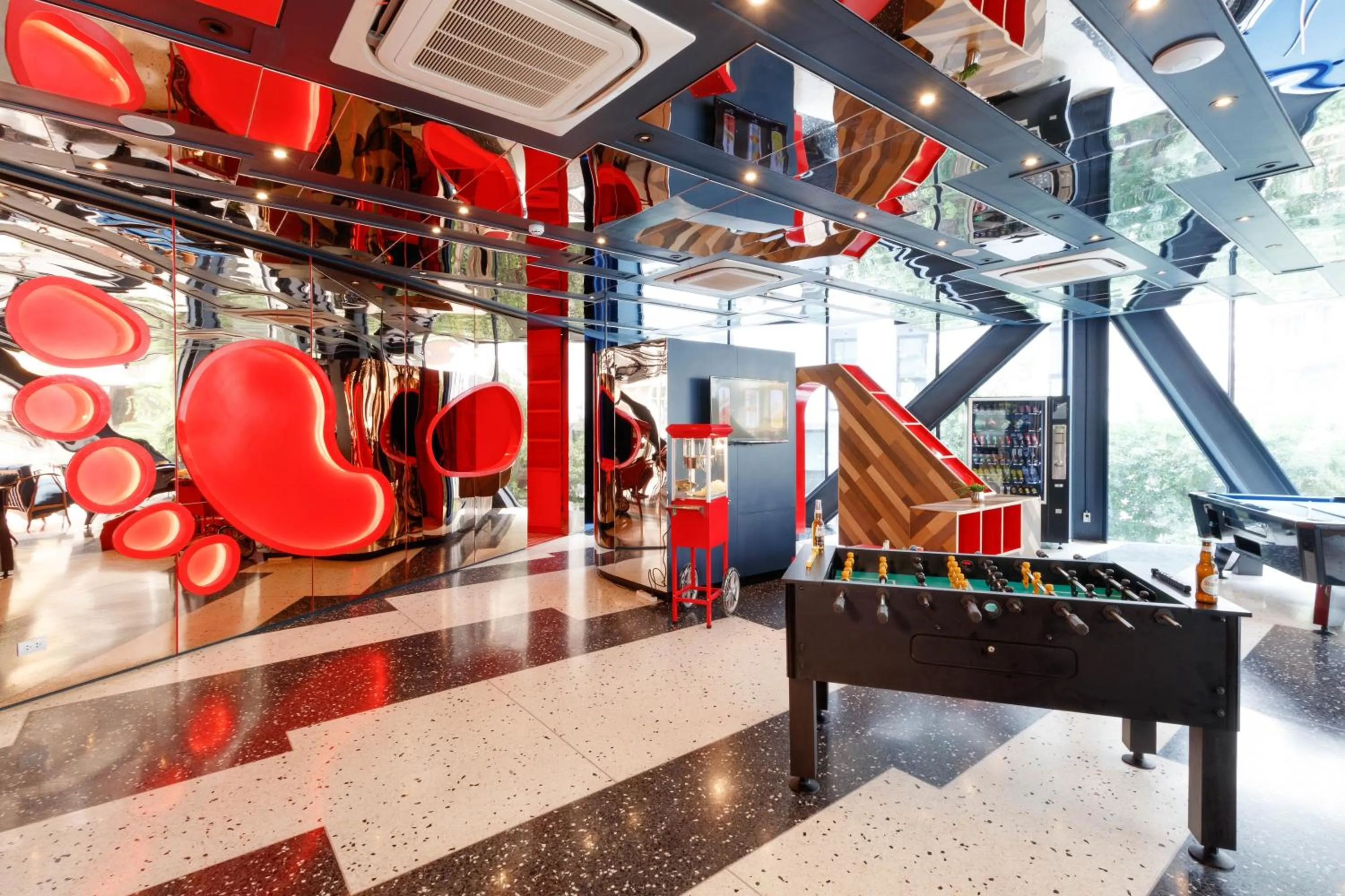 Area and facilities in Klub Hotel Bangkok