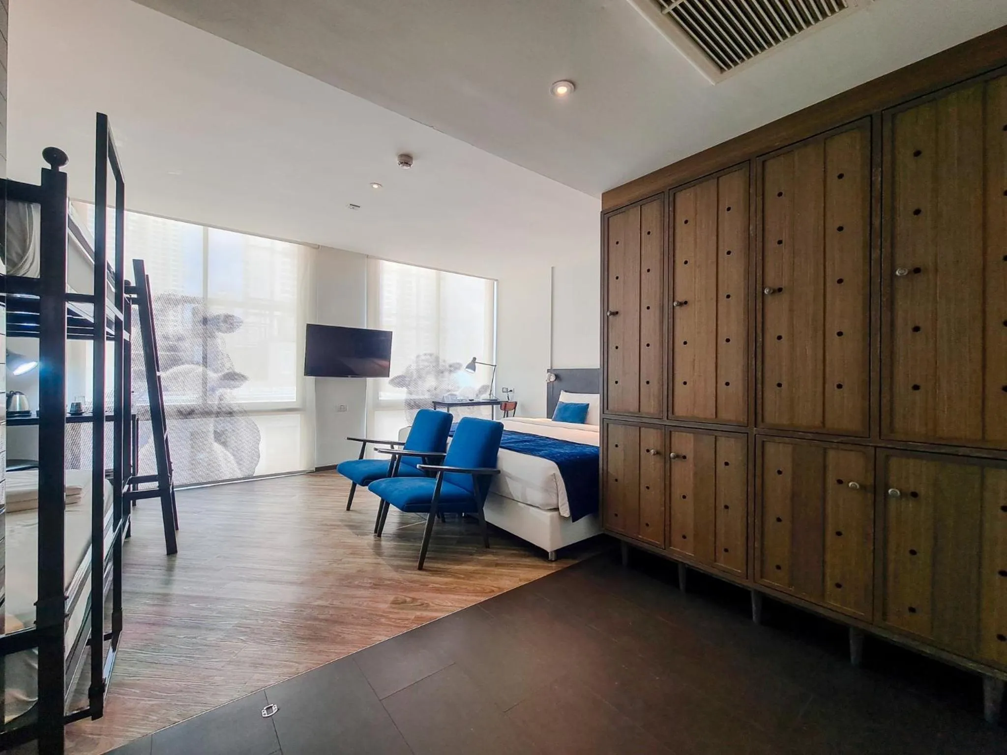 Photo of the whole room in Klub Hotel Bangkok