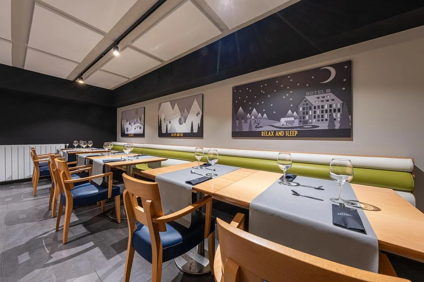 Restaurant/places to eat in Hotel Cristina