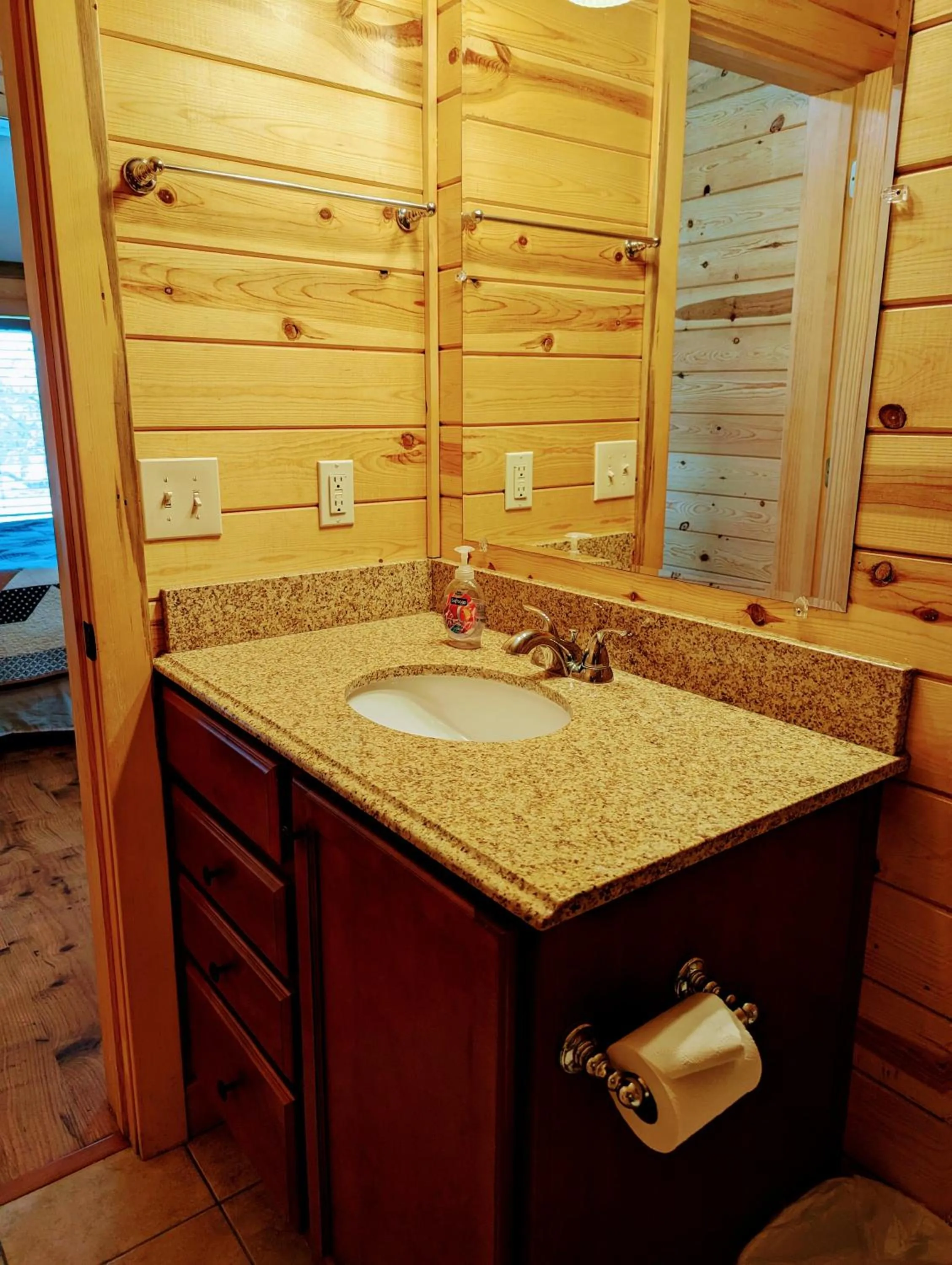 Bathroom in Kingman KOA