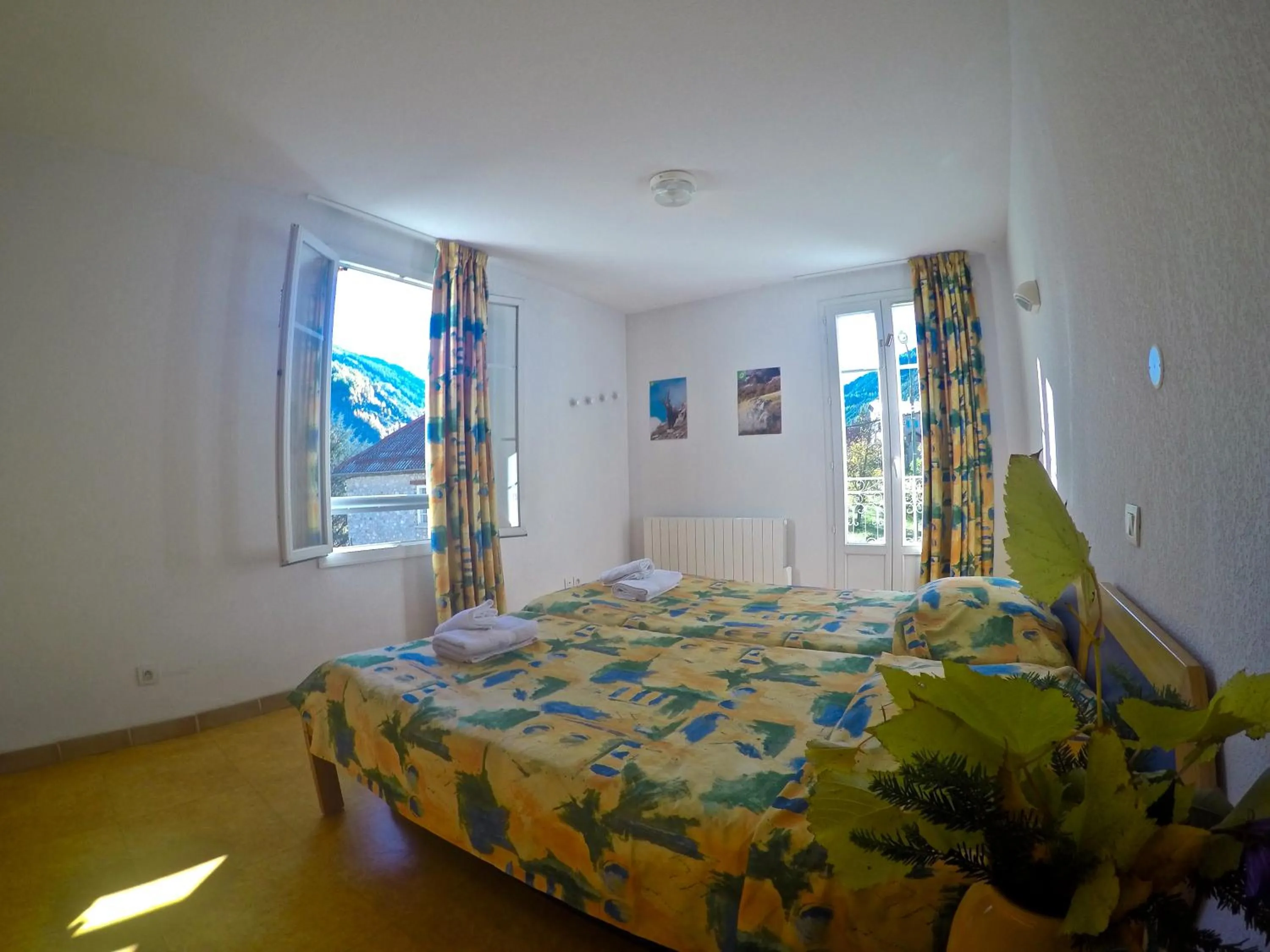 Mountain view, Bed in Le Rabuons