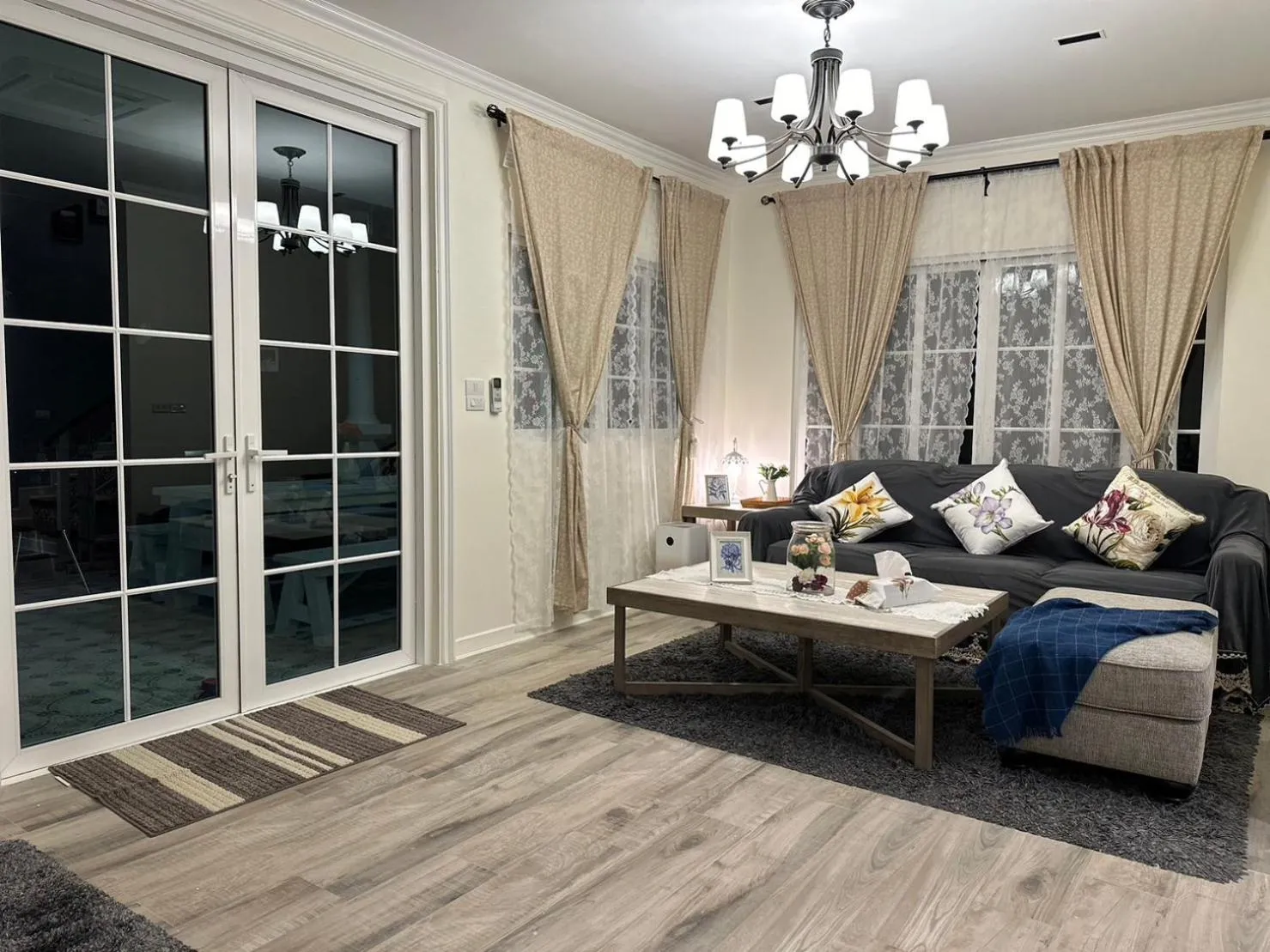 Living room in Misty English Cottage