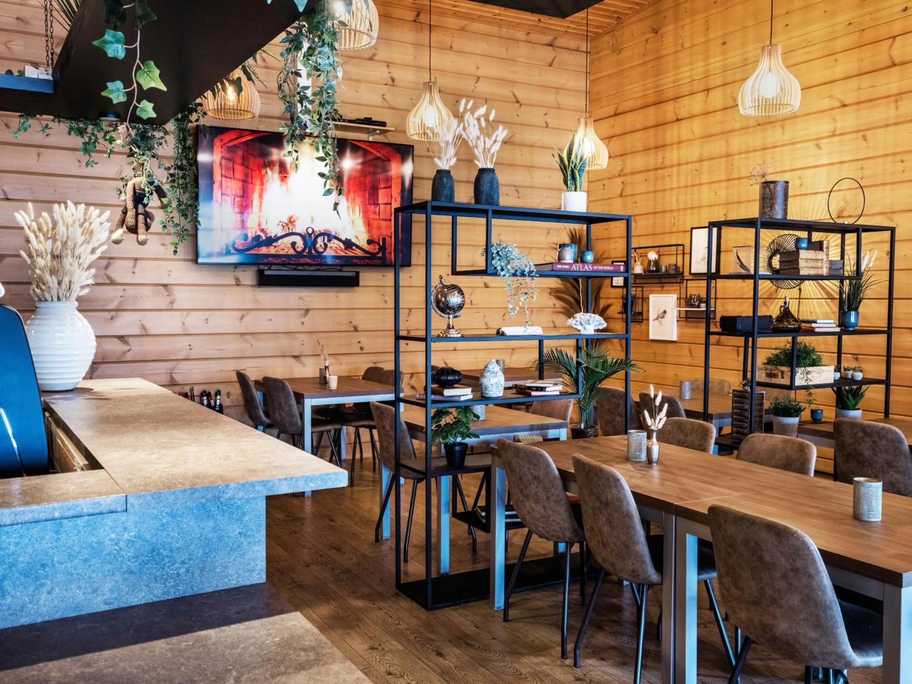 Restaurant/places to eat in Lighthouse-Inn