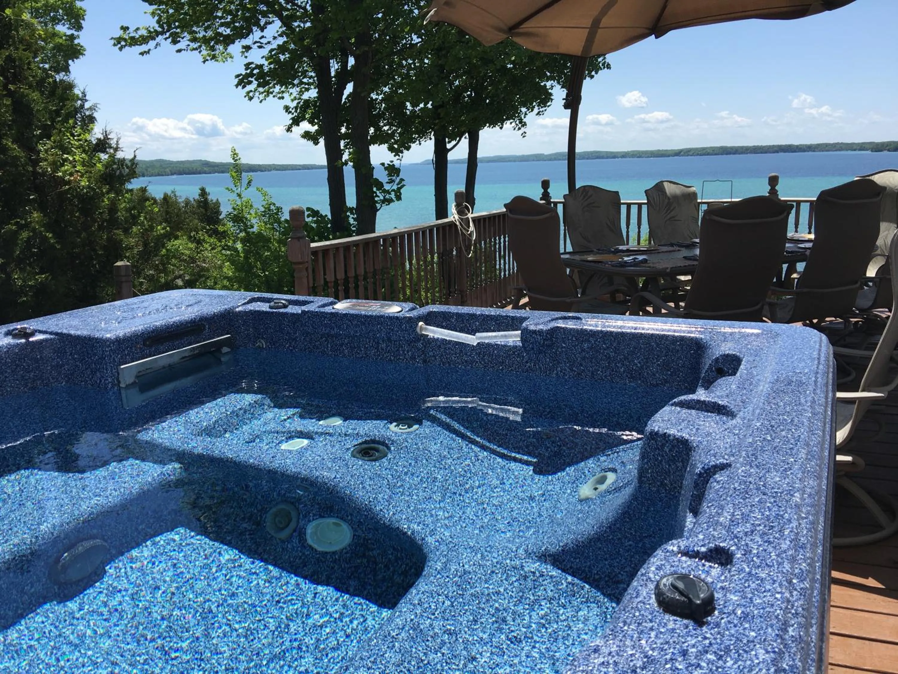 Hot Tub in The Torch Lake Bed and Breakfast