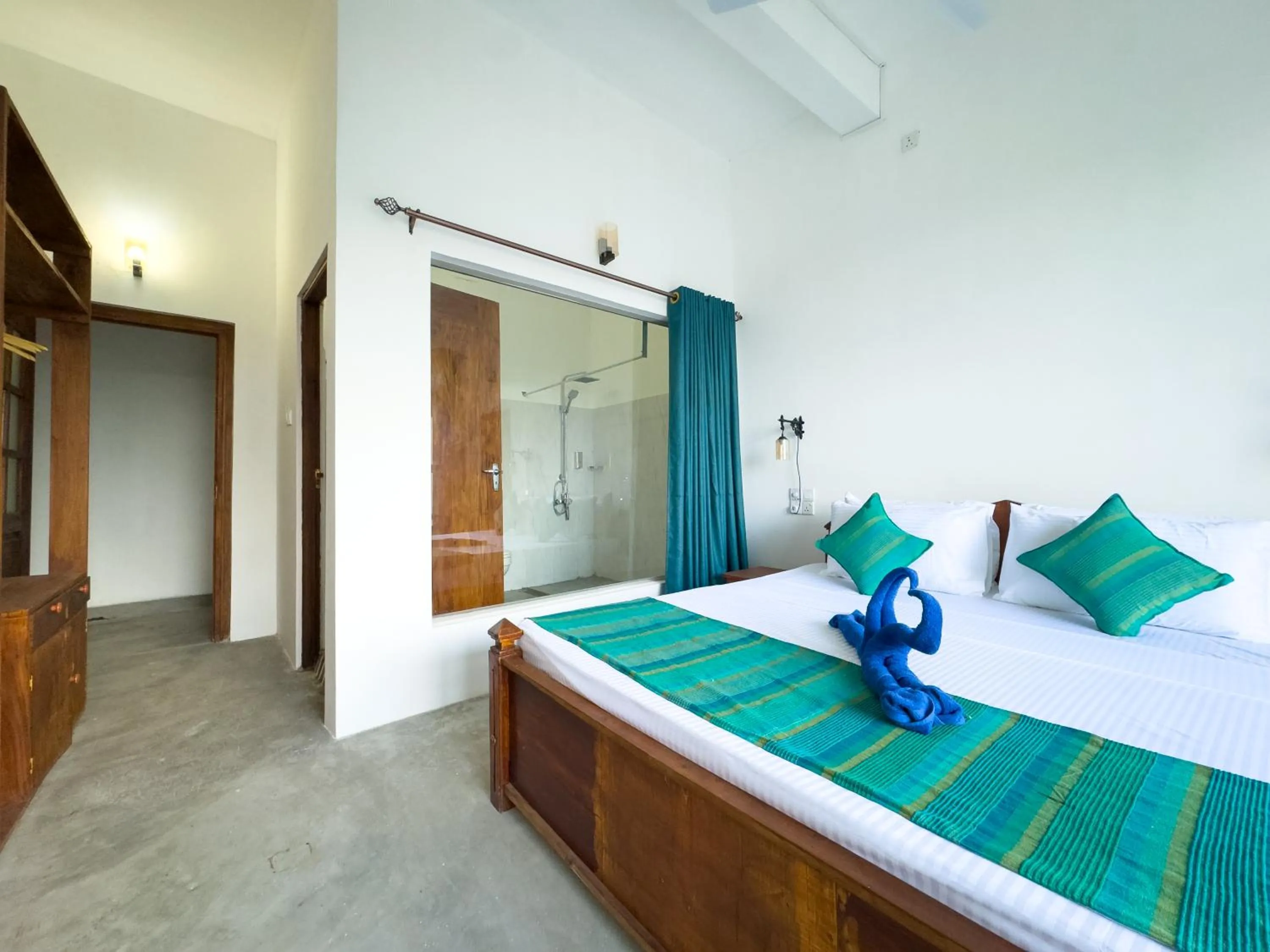 Bathroom, Bed in Ella Alpine Resort