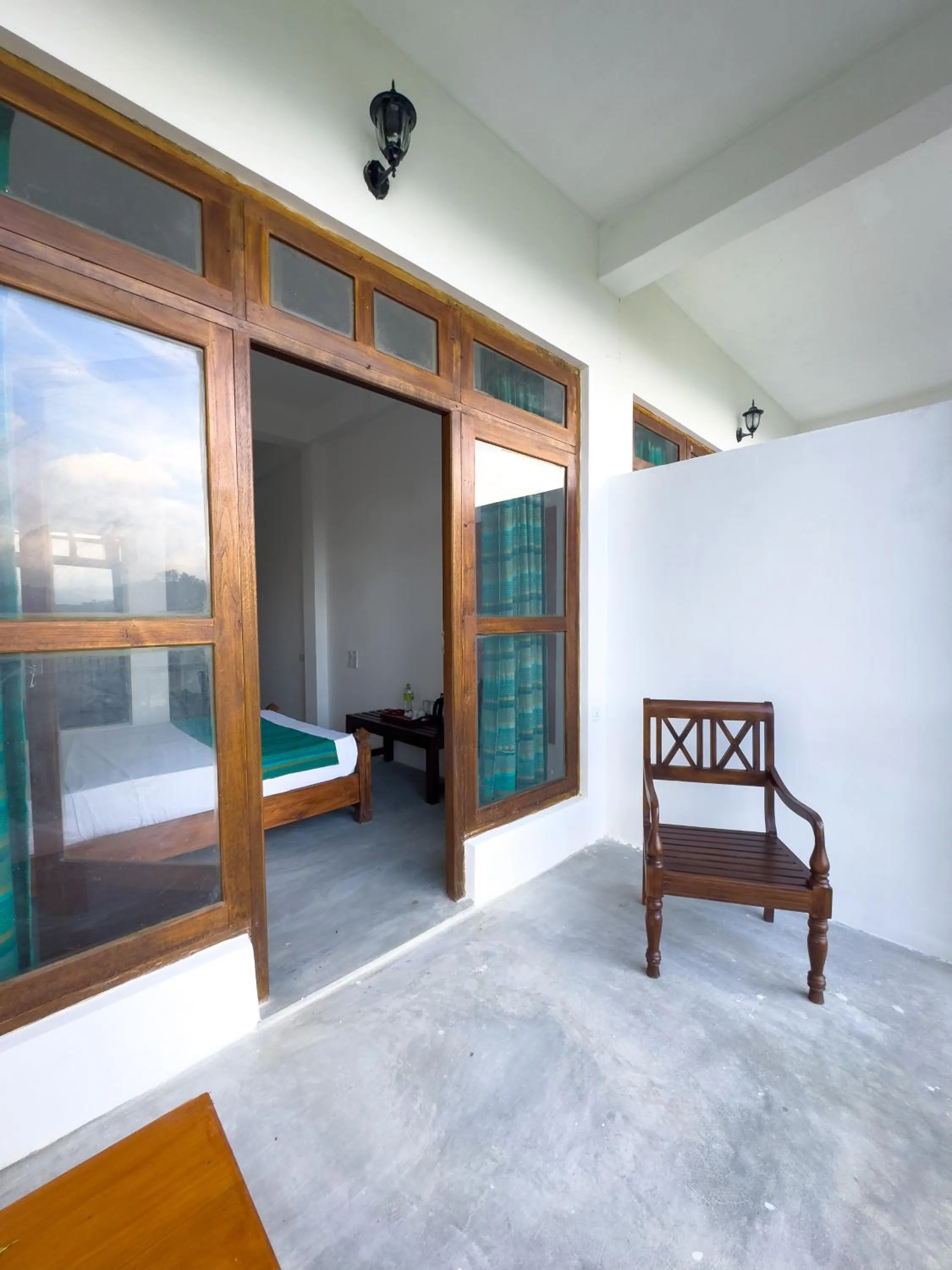 Balcony/Terrace, Bed in Ella Alpine Resort