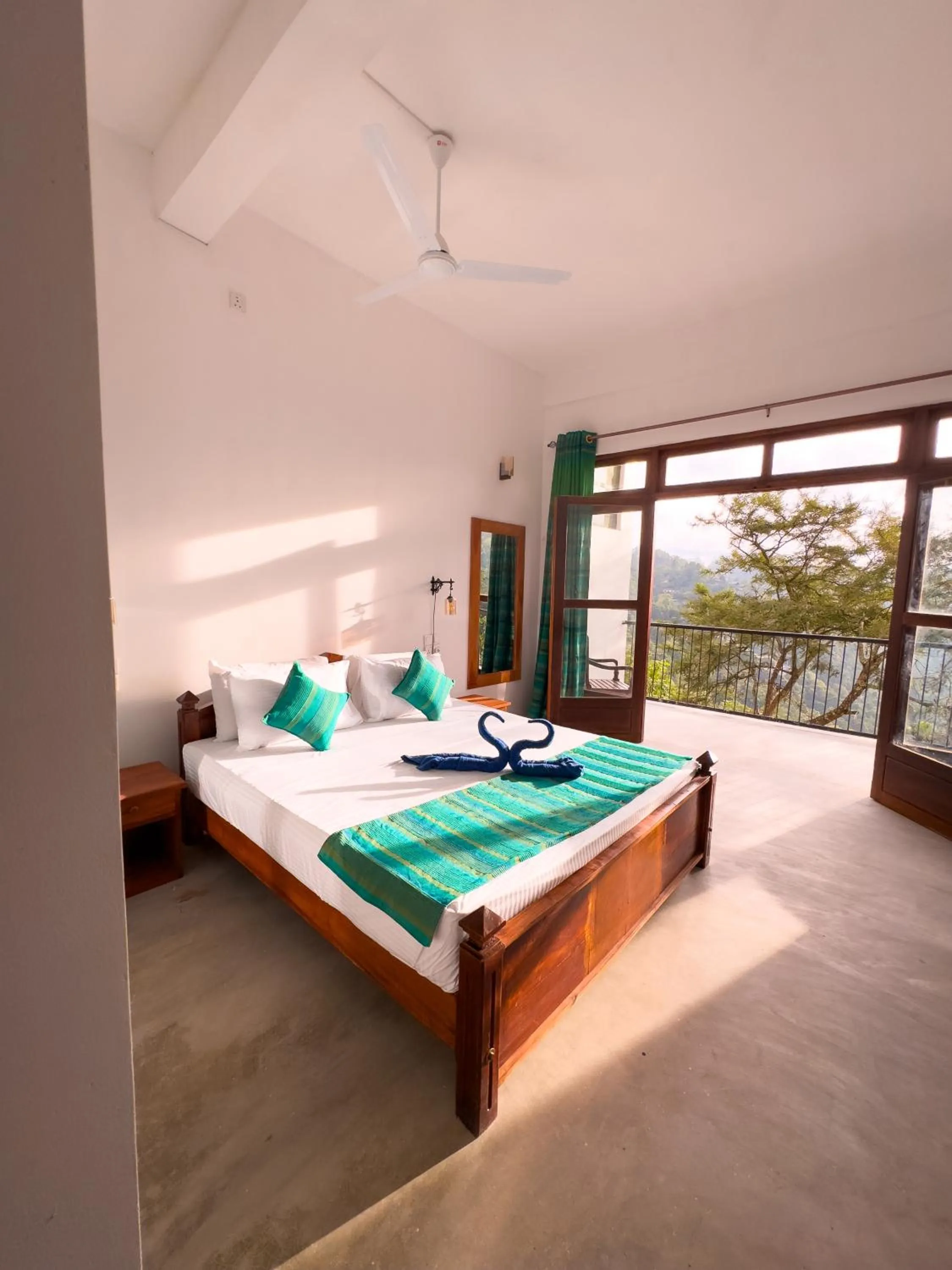 Balcony/Terrace, Bed in Ella Alpine Resort