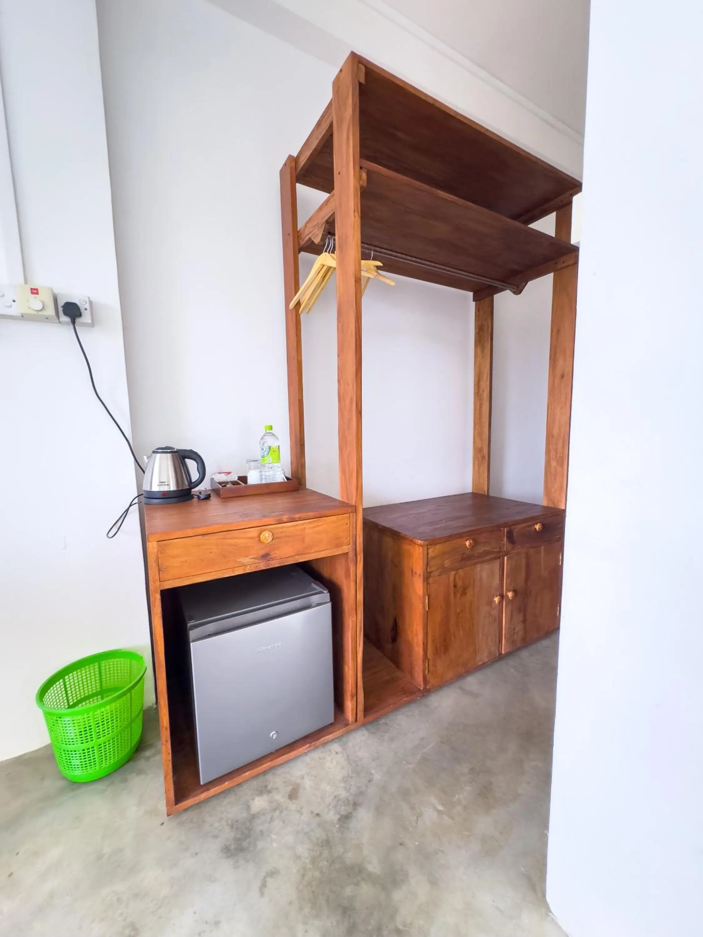 minibar, Bed in Ella Alpine Resort