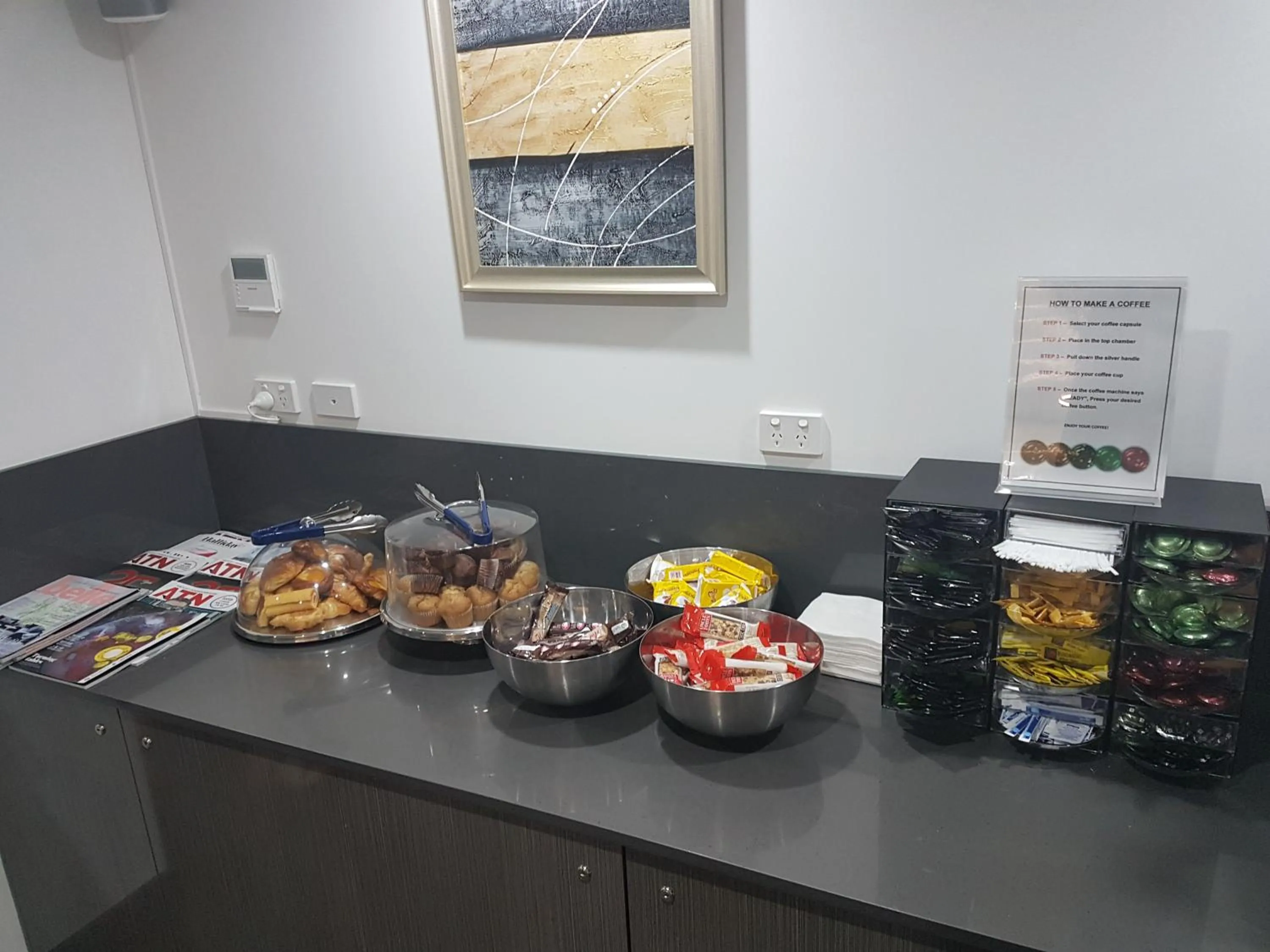 Coffee/tea facilities in Value Suites Green Square