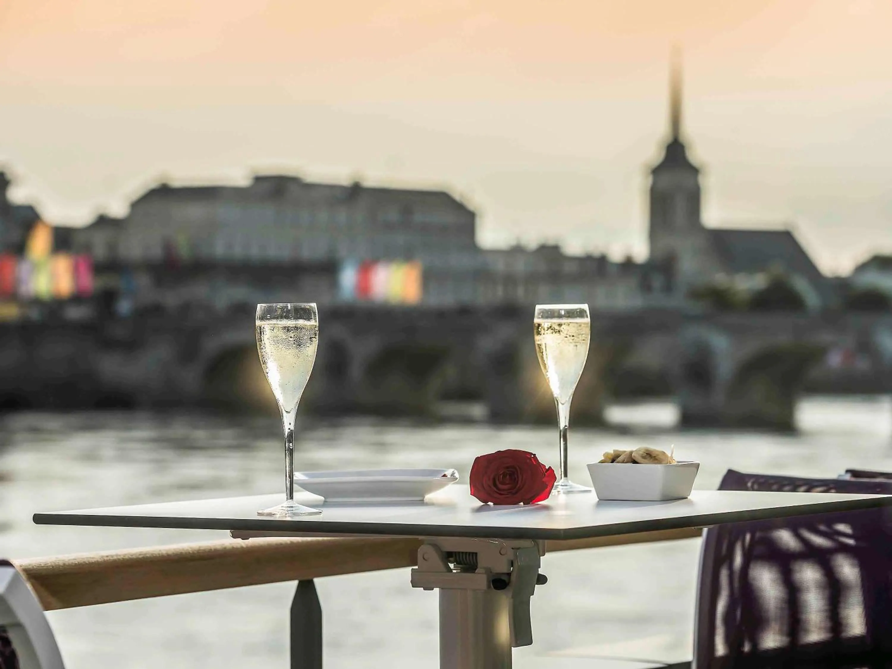 Lounge or bar in Mercure Bords de Loire Saumur