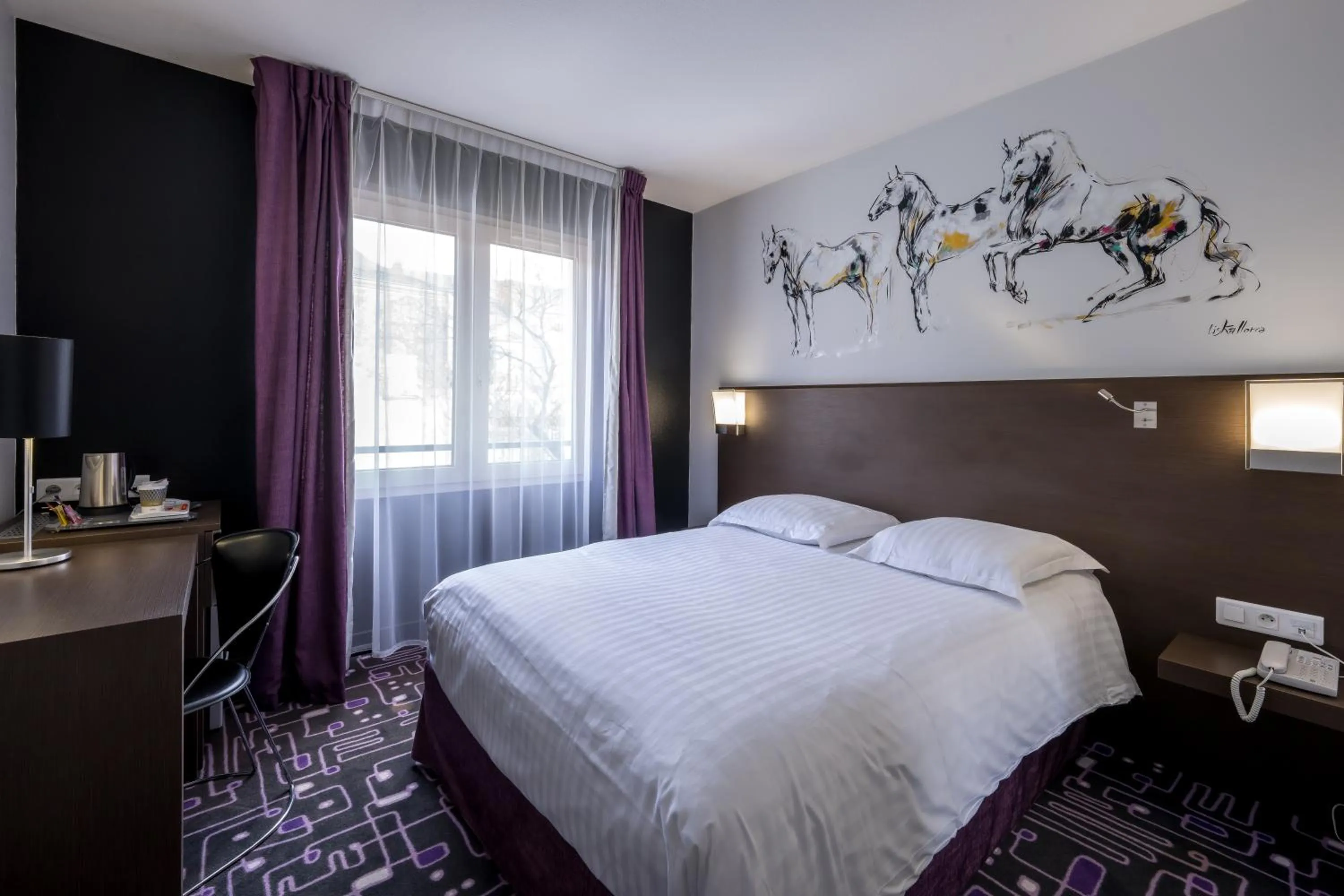 Photo of the whole room, Bed in Mercure Bords de Loire Saumur