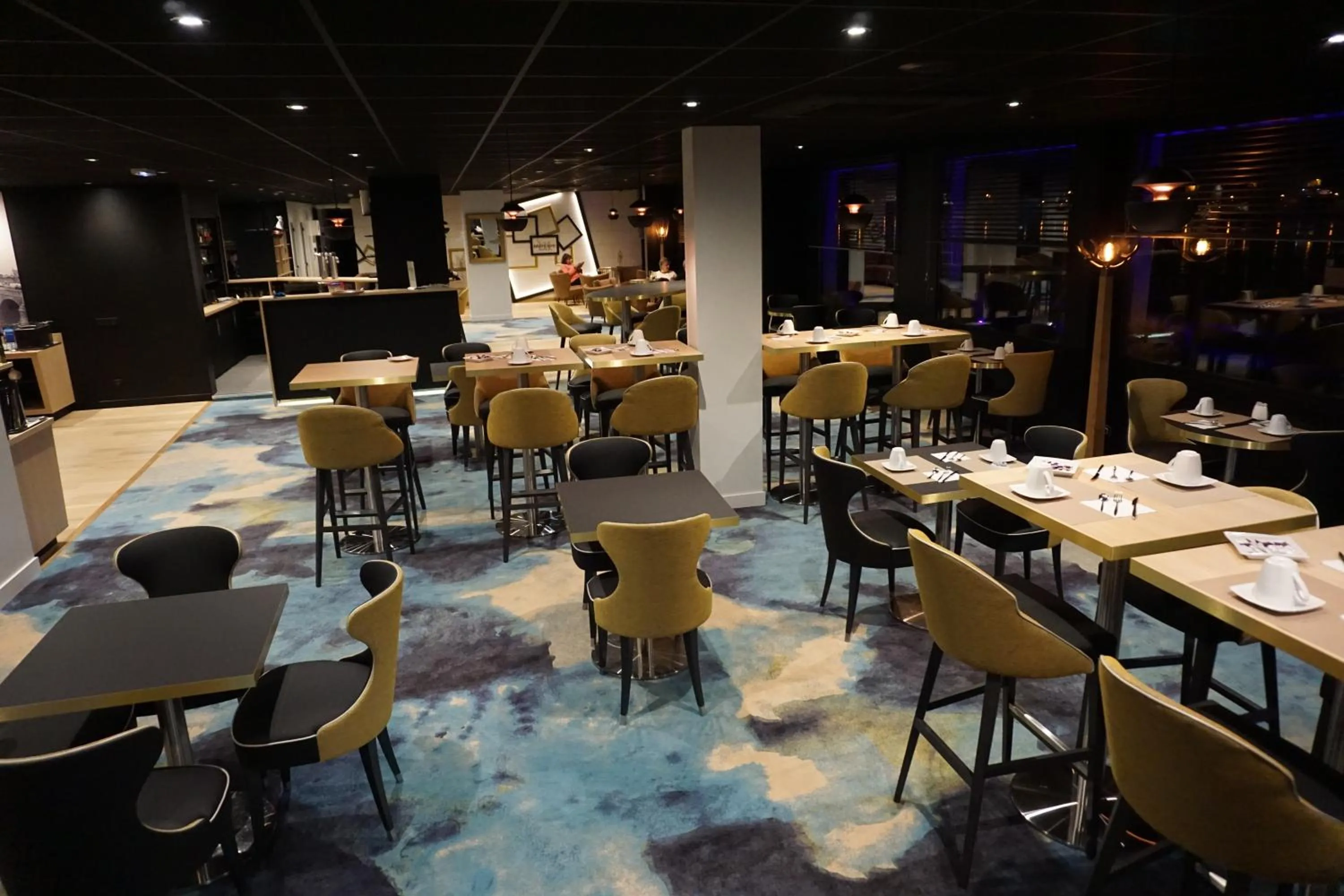 Lounge or bar in Mercure Bords de Loire Saumur