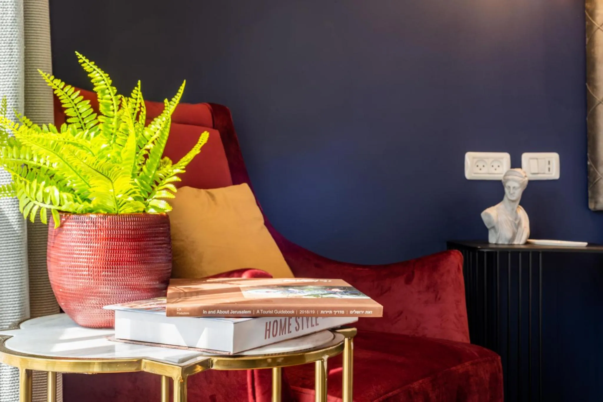 Decorative detail in Eldan Hotel