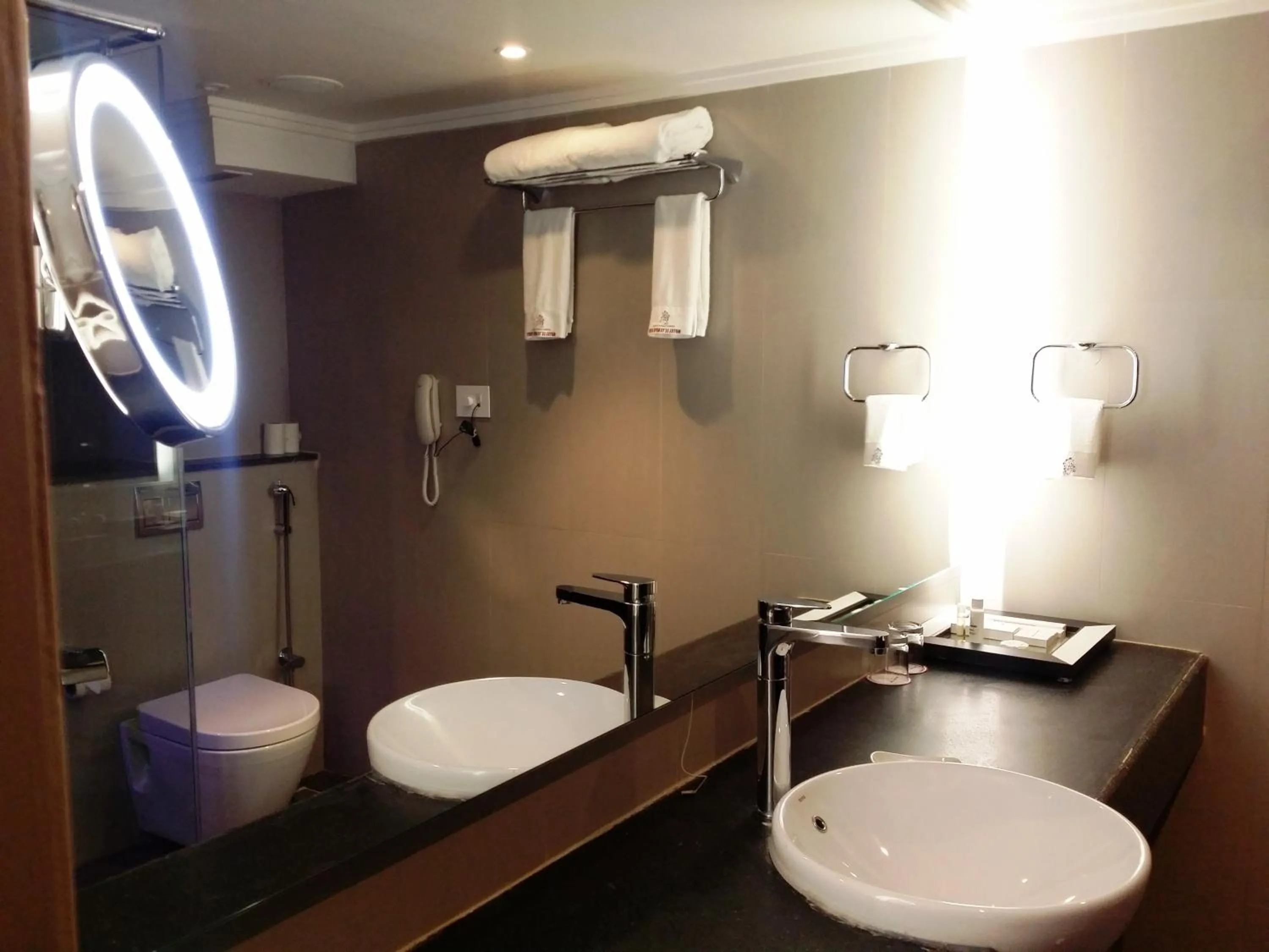 Bathroom in Hotel Oxina Lygon