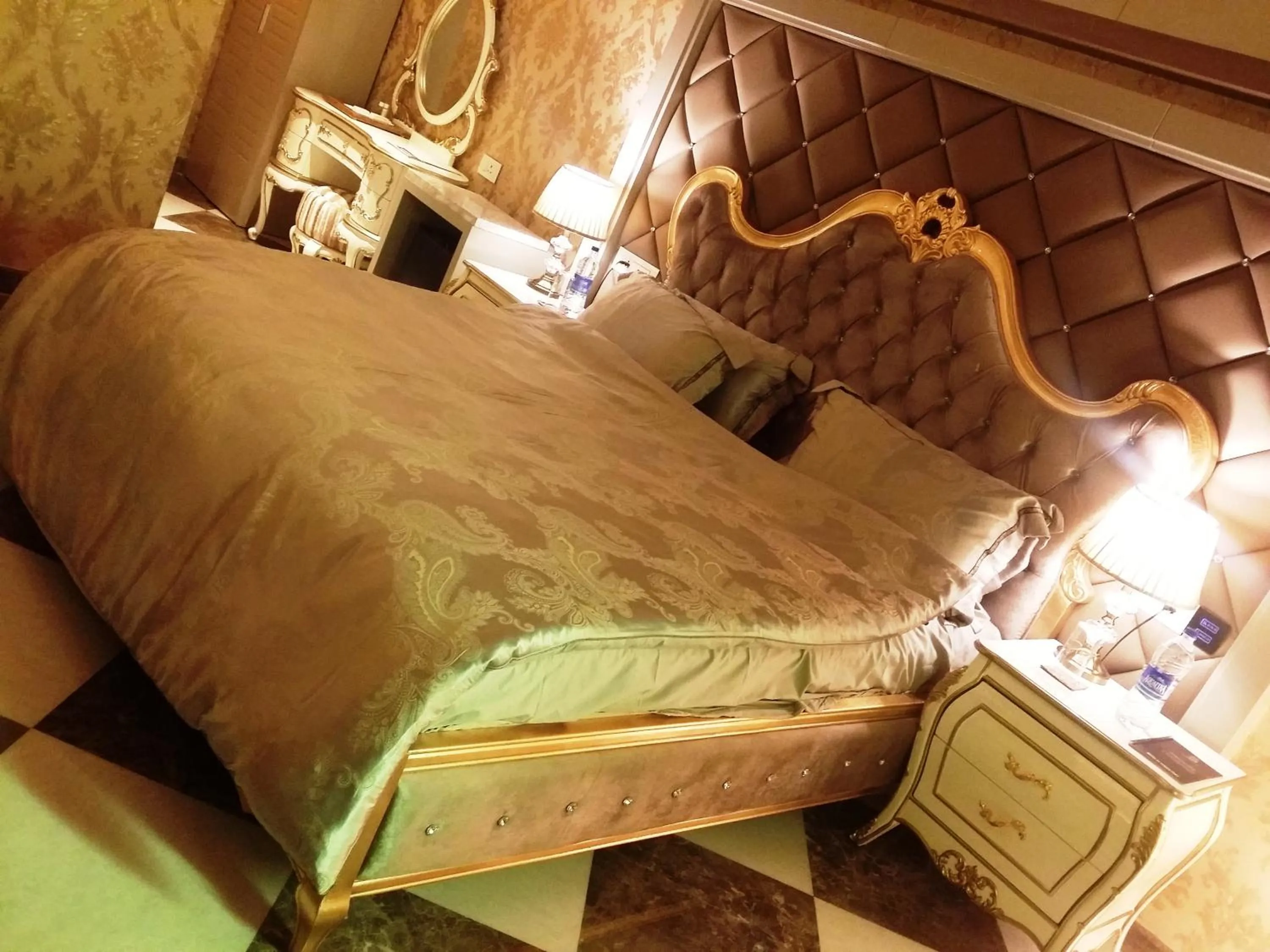 Bed in Hotel Oxina Lygon