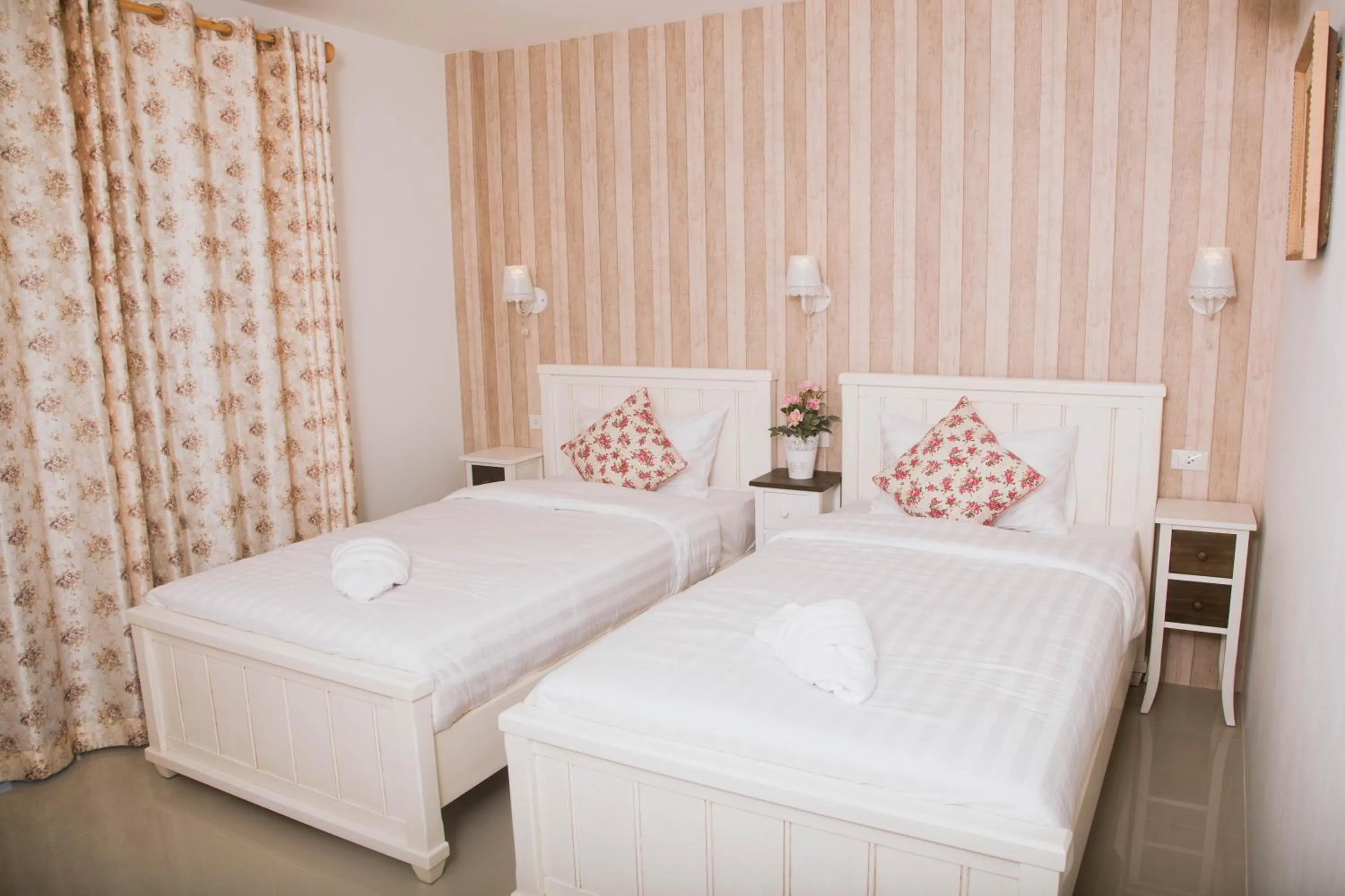 Bedroom, Bed in Moeimanee Resort