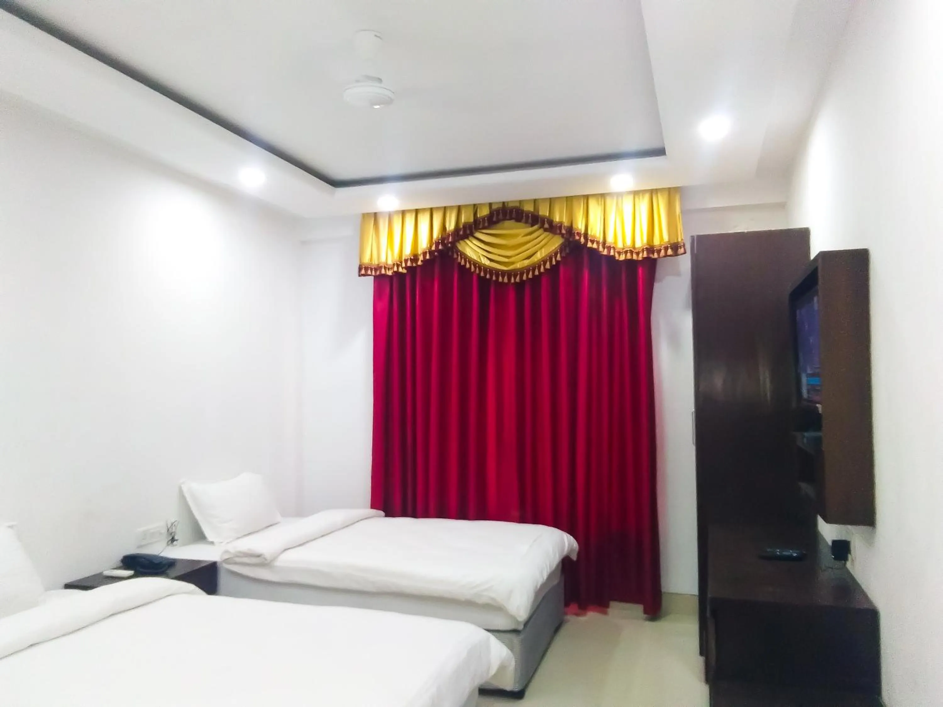 Bedroom, Bed in Bodhgaya Seven Inn Hotel n Restaurant