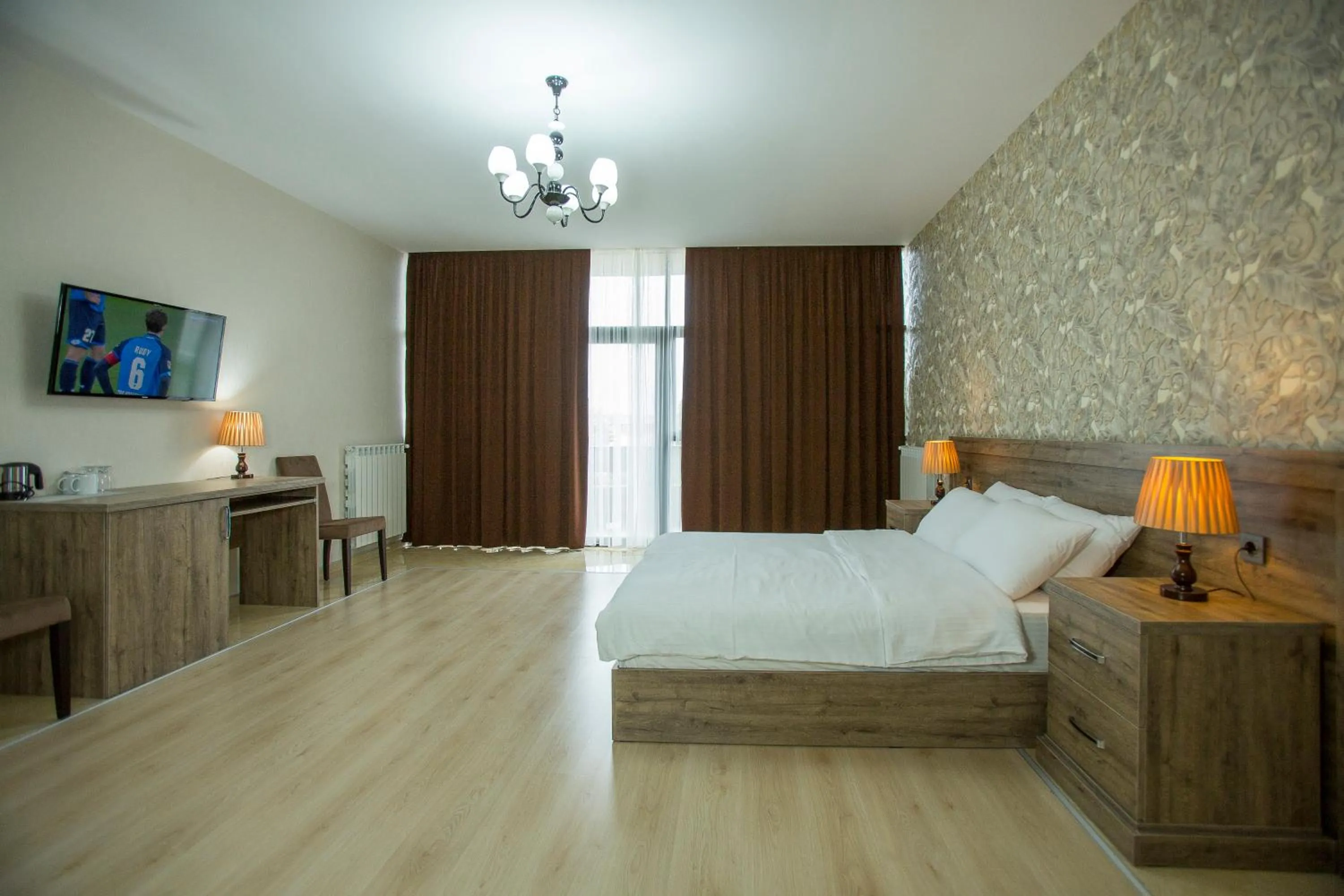 Photo of the whole room, Bed in Ire Palace