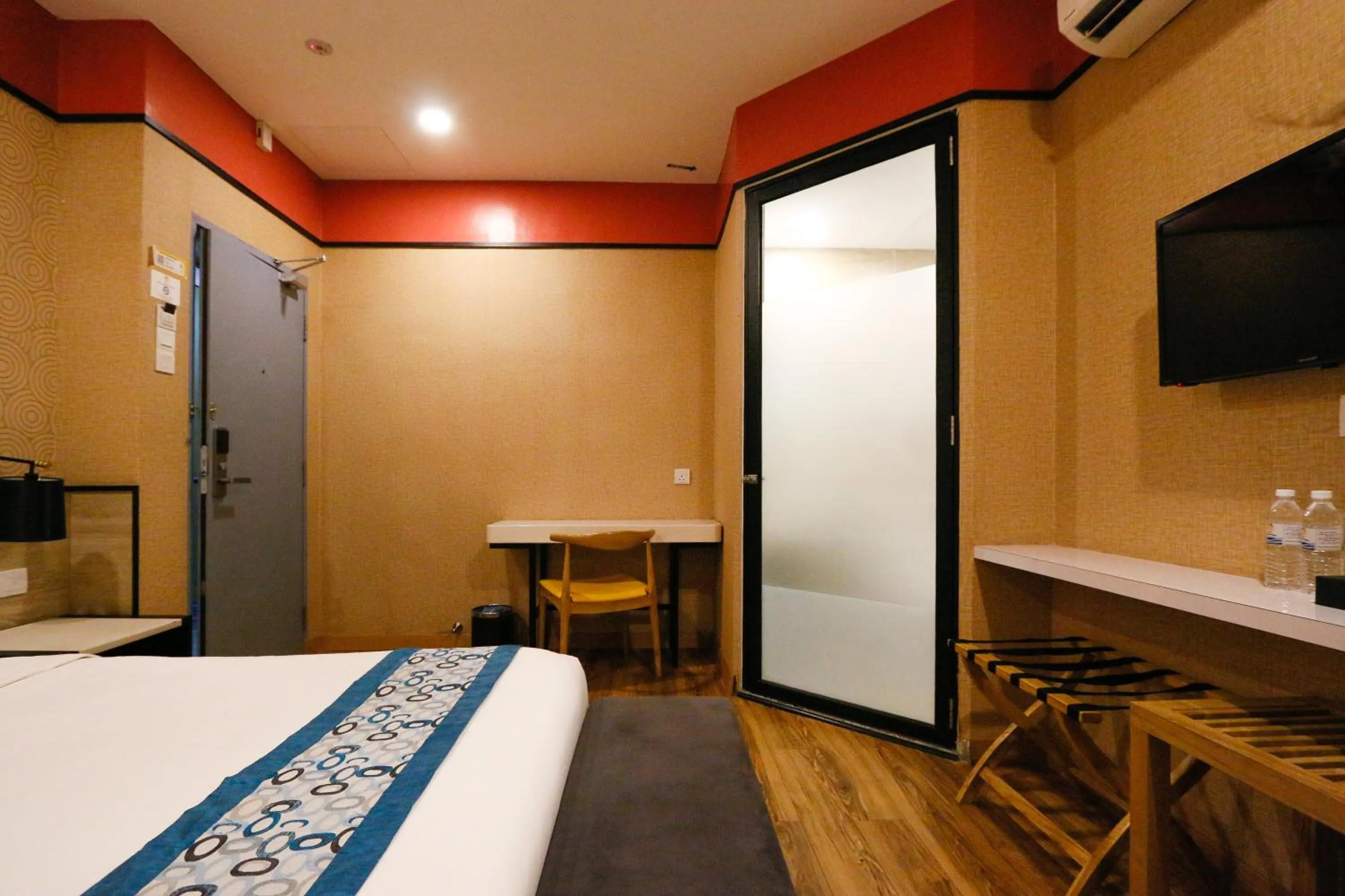 Bedroom, Bed in Golden Roof Hotel, Seri Iskandar