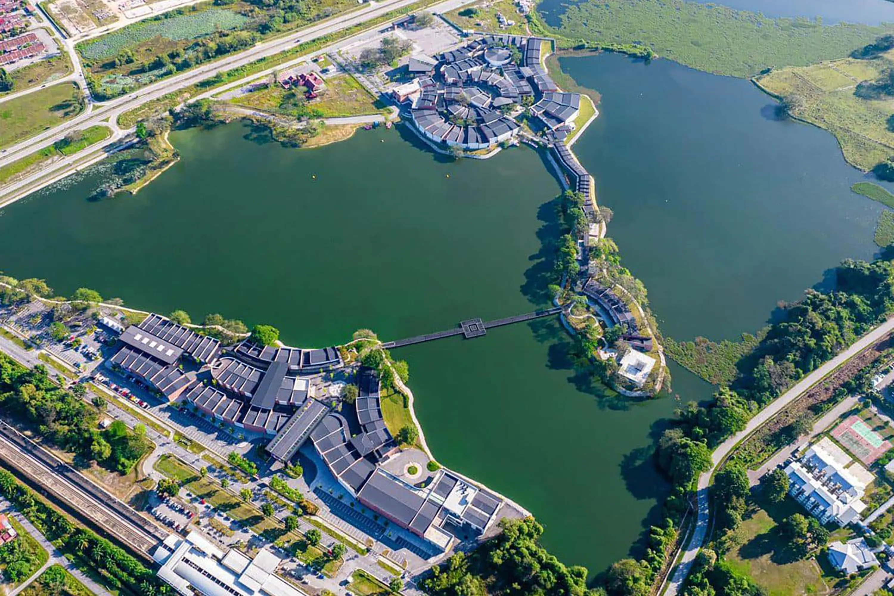 Nearby landmark in Golden Roof Hotel, Seri Iskandar
