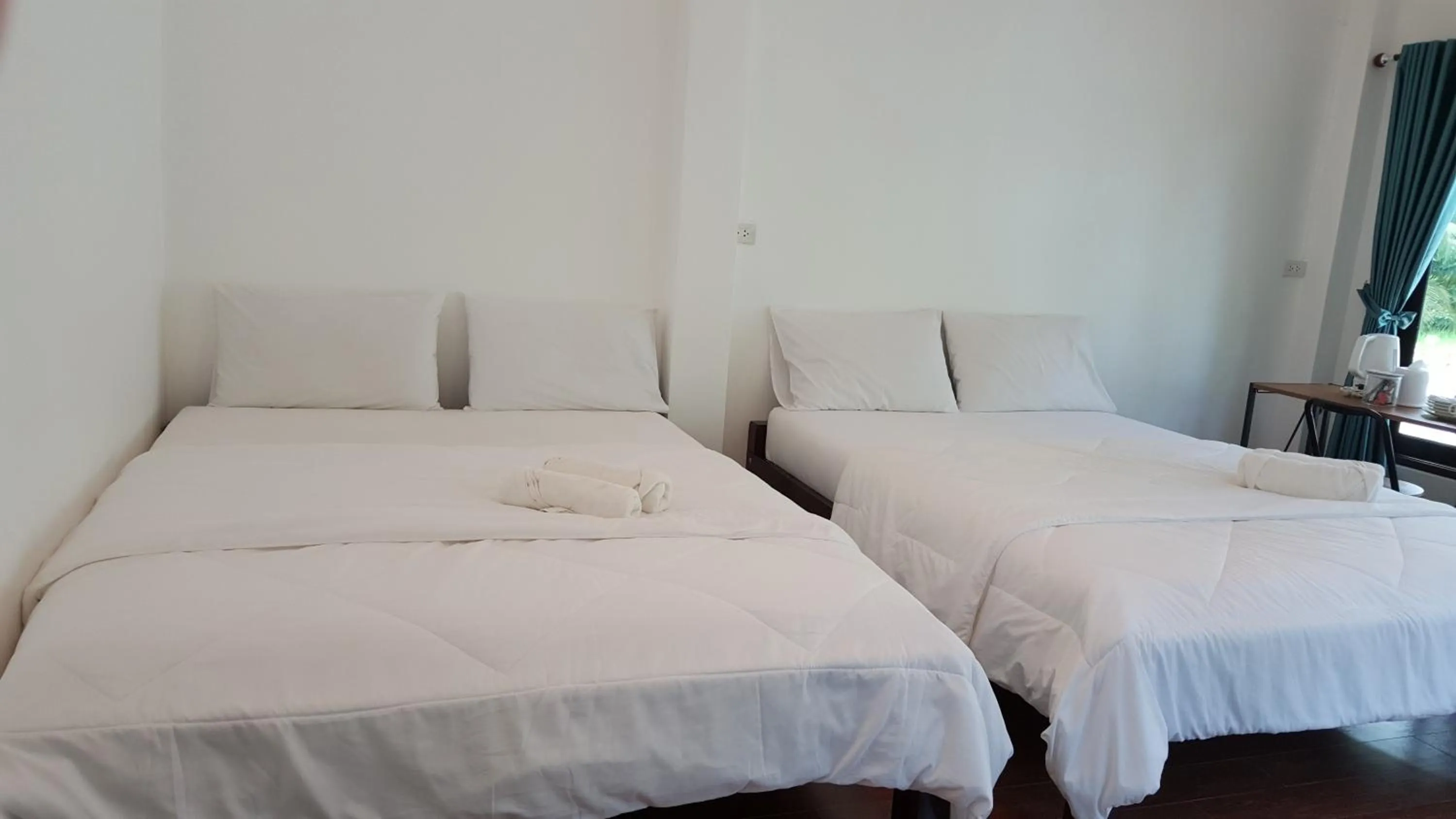 Bed in Sanfhan Resort-SHA Plus