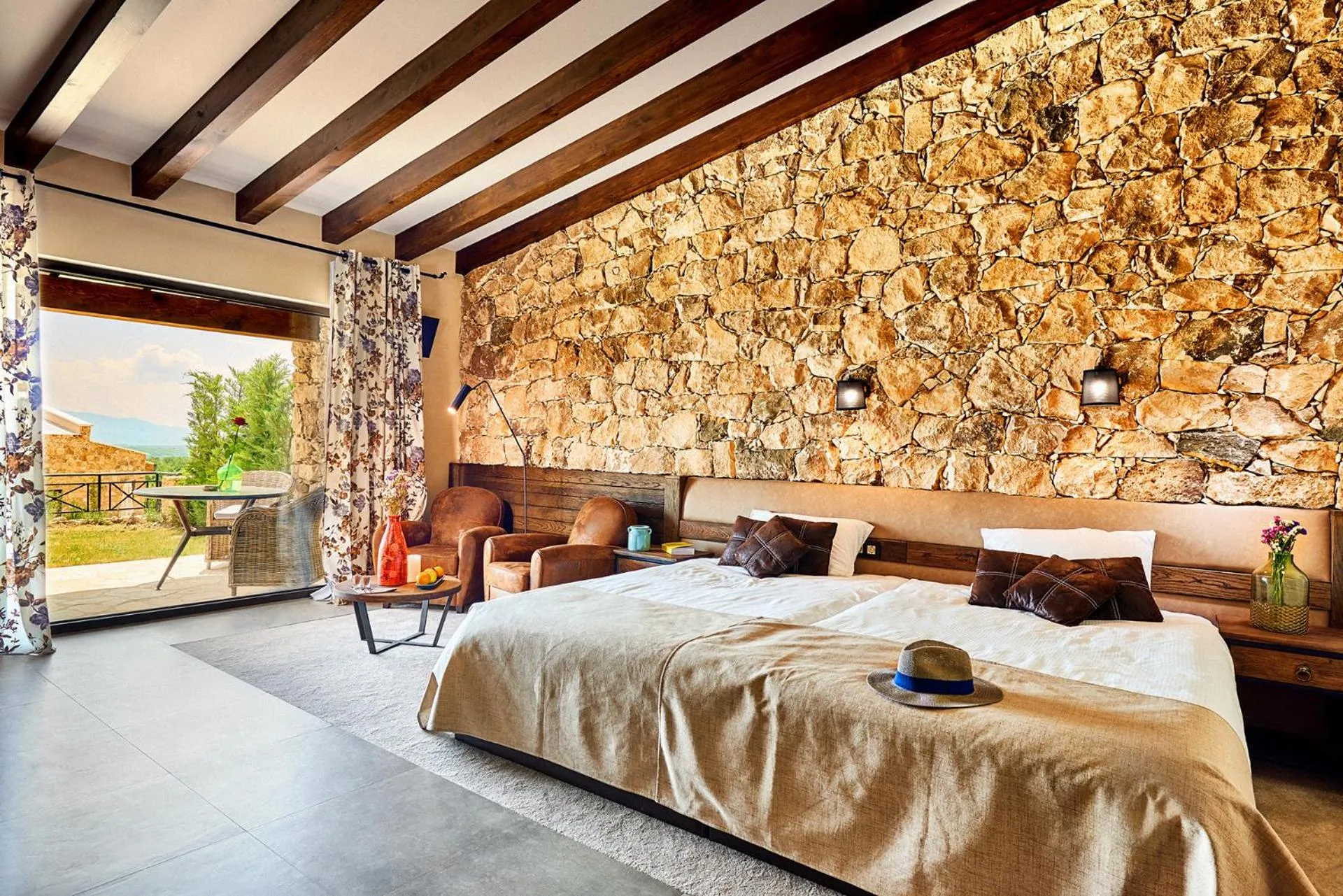 Photo of the whole room, Bed in Zornitza Family Estate Relais & Chateaux