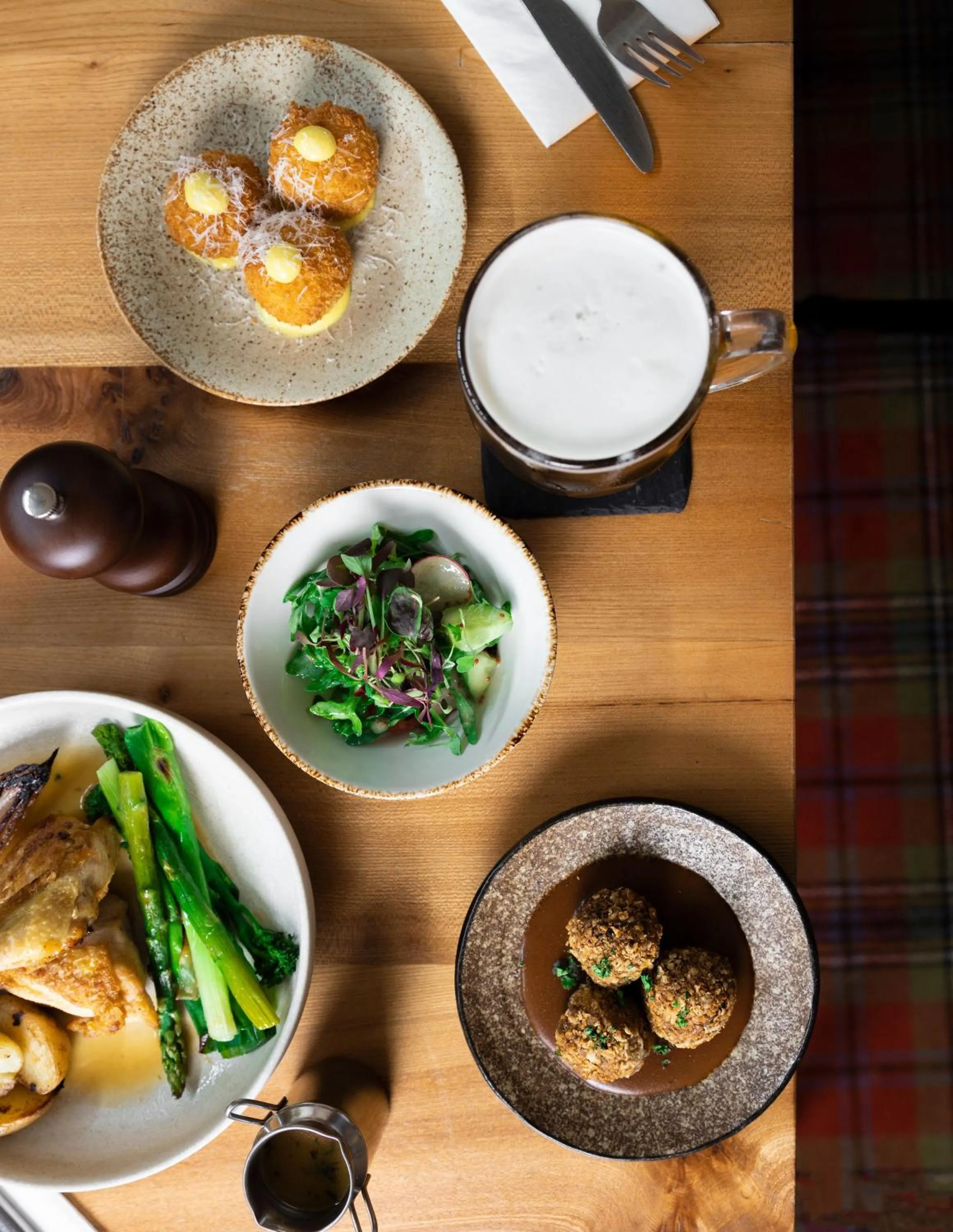 Food and drinks in The Inverkip Restaurant, Bar & Hotel