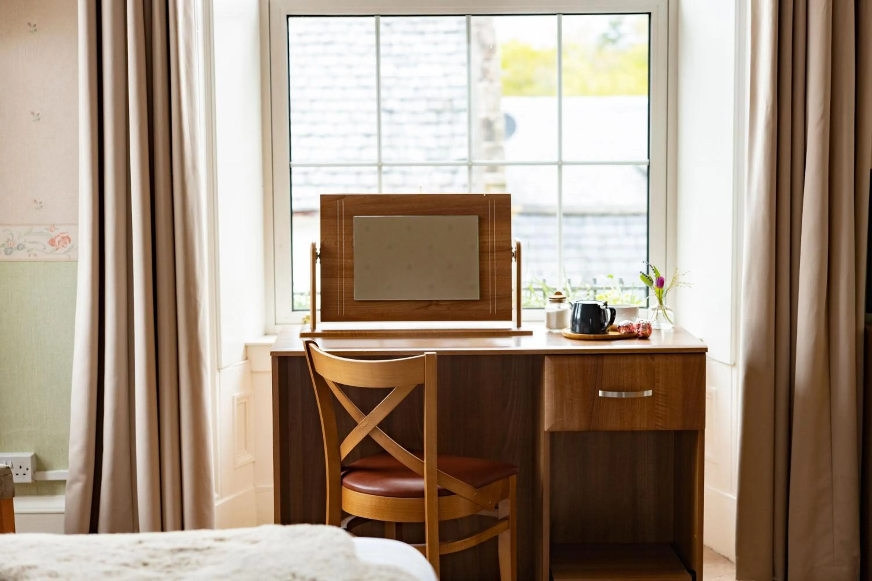 Bedroom, Bed in The Inverkip Restaurant, Bar & Hotel