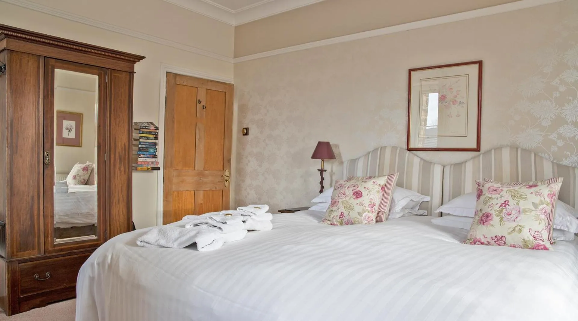 Bed in Sheriff Lodge