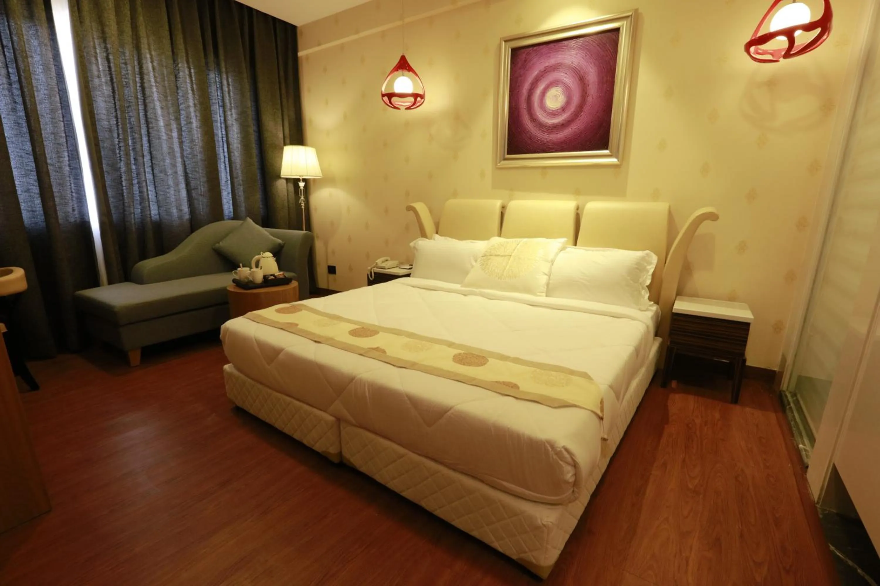 Photo of the whole room, Bed in Pal Heights Mantra