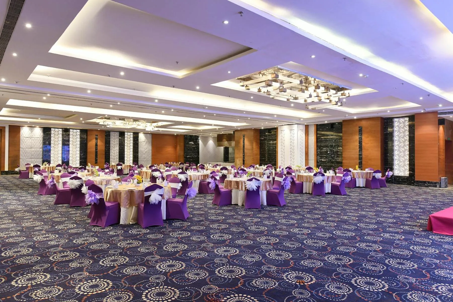 Business facilities in Pal Heights Mantra