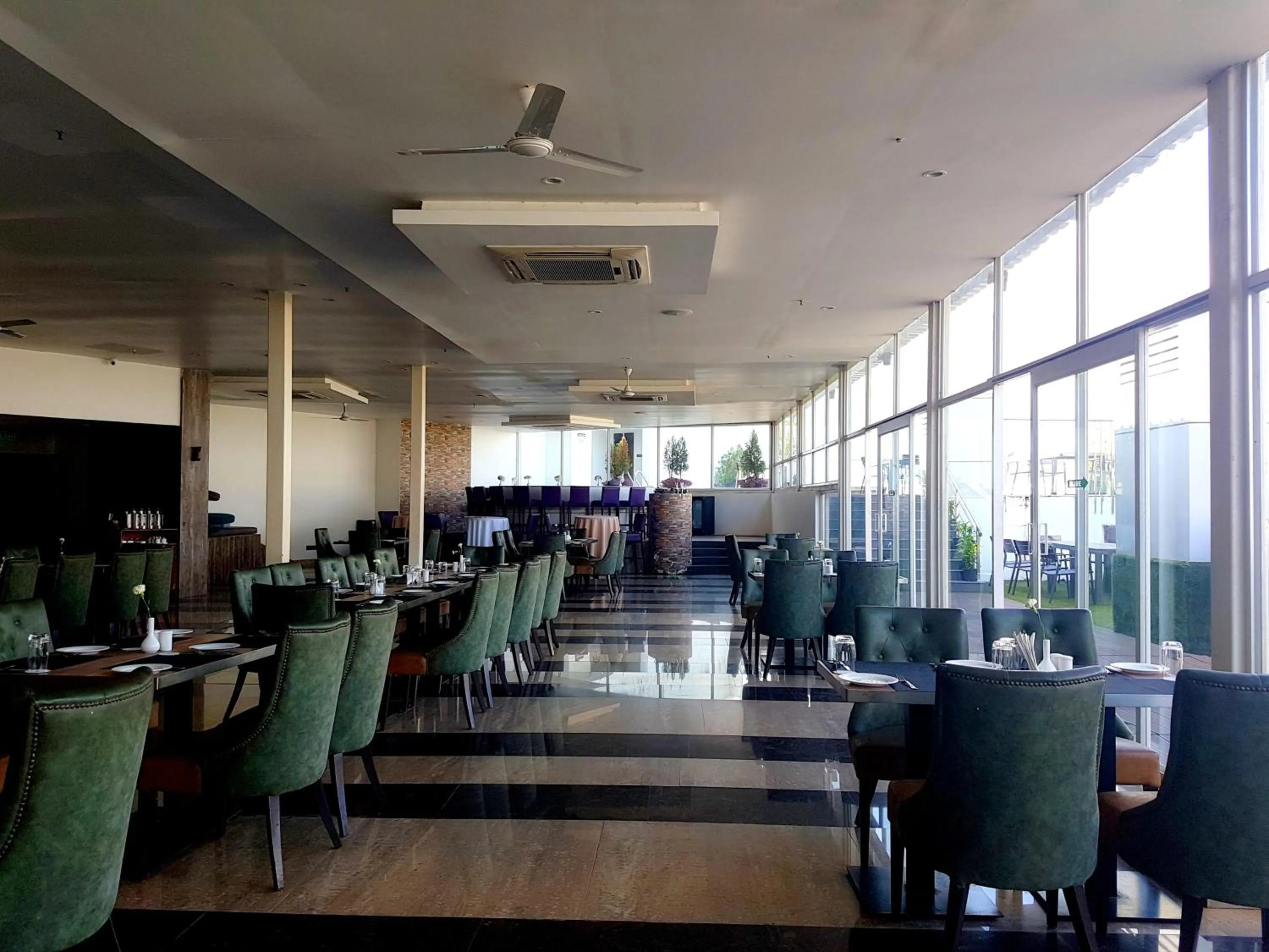 Restaurant/places to eat in Pal Heights Mantra