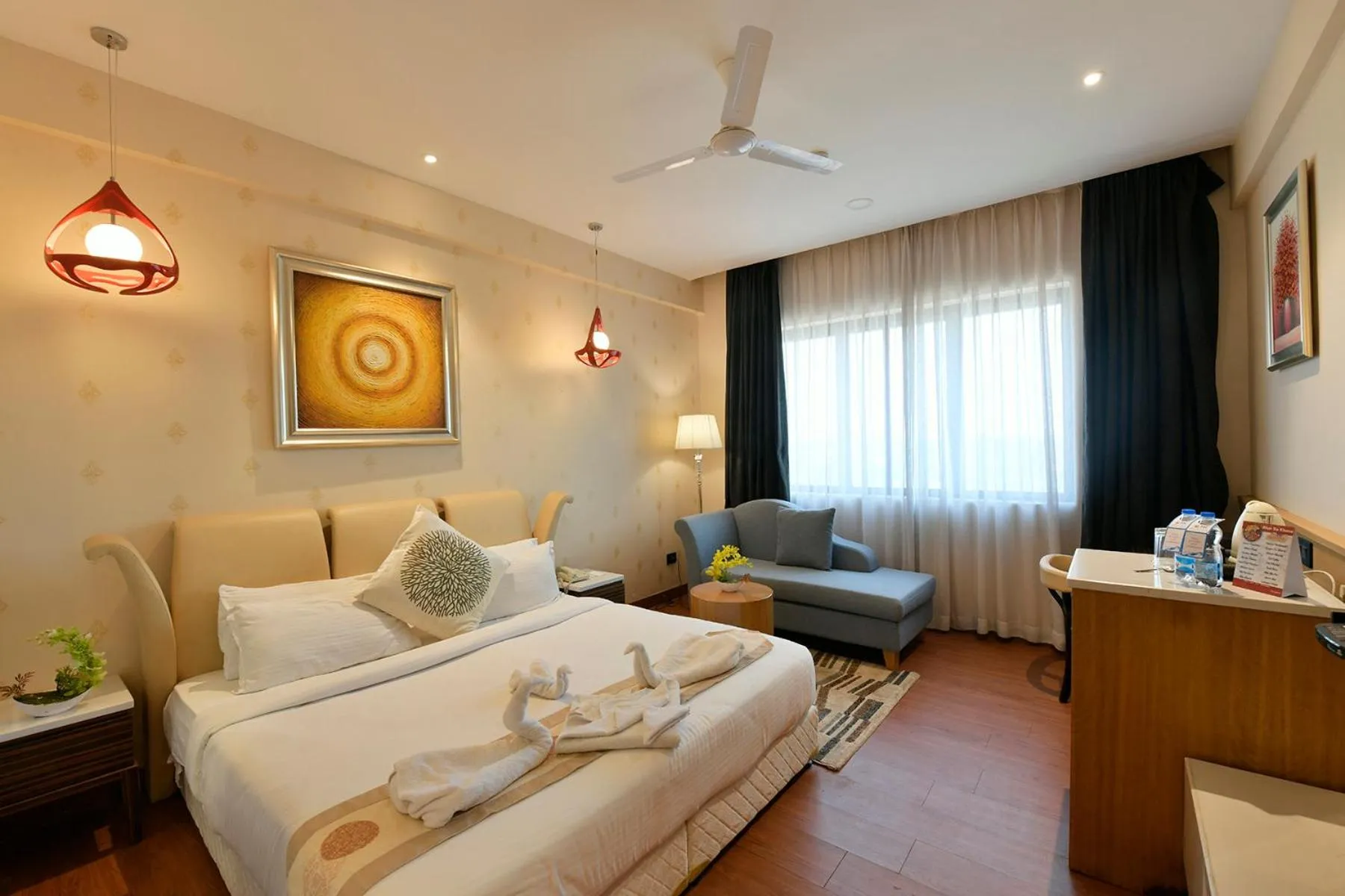 Photo of the whole room, Bed in Pal Heights Mantra