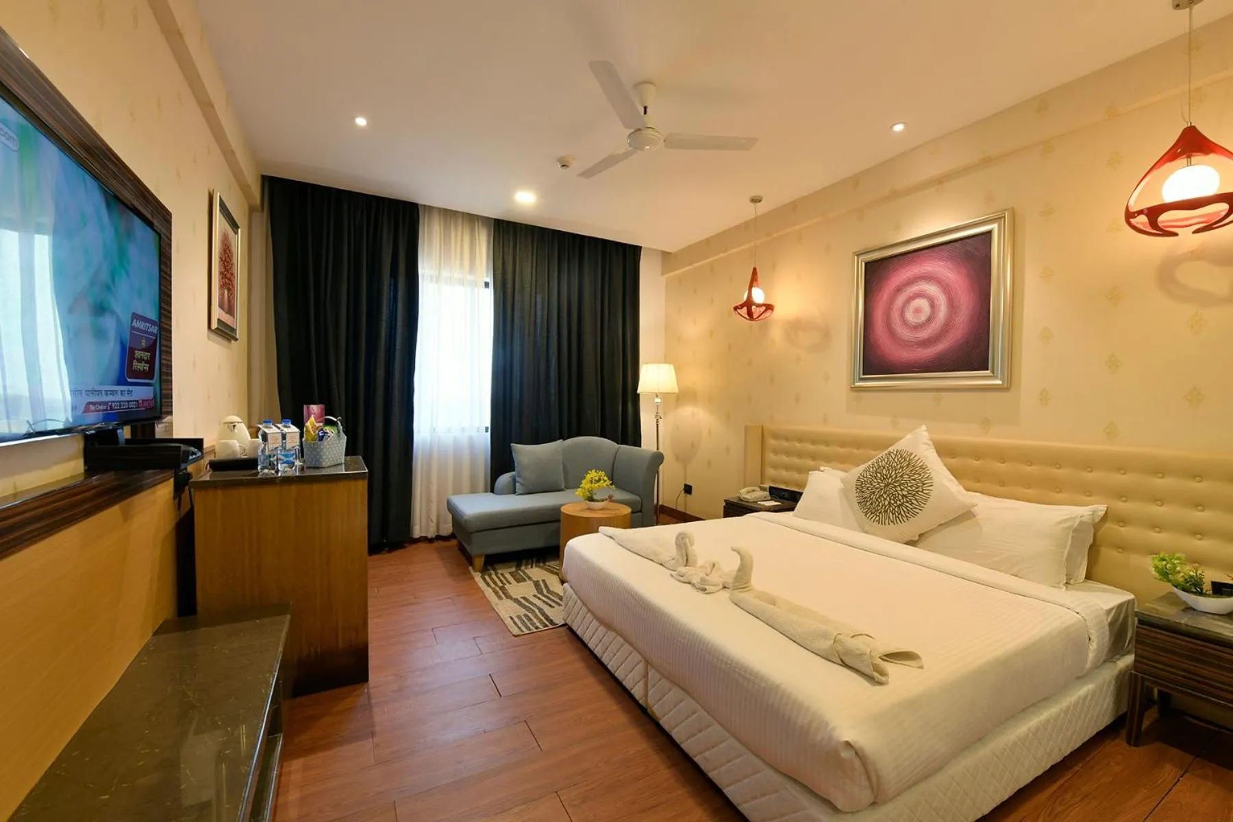 Photo of the whole room, Bed in Pal Heights Mantra