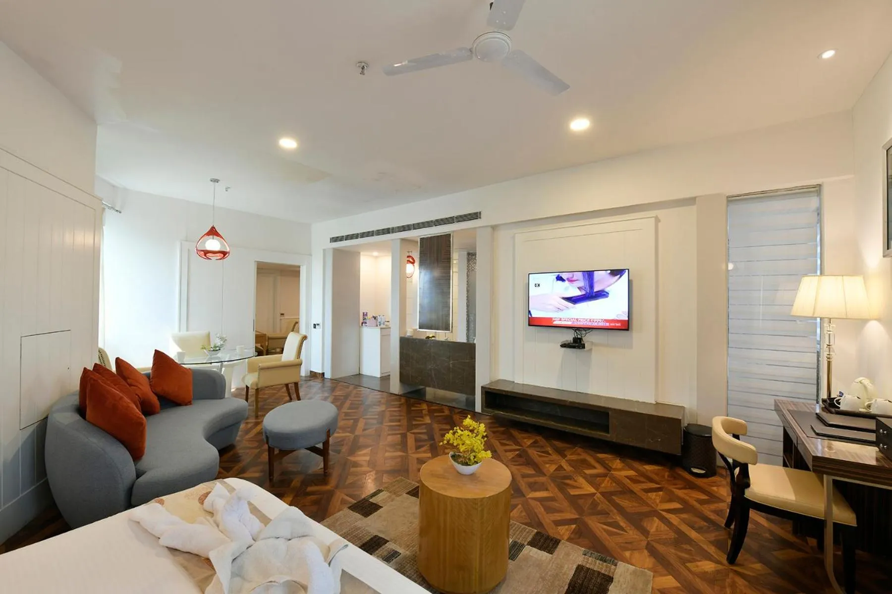 TV and multimedia, Bed in Pal Heights Mantra