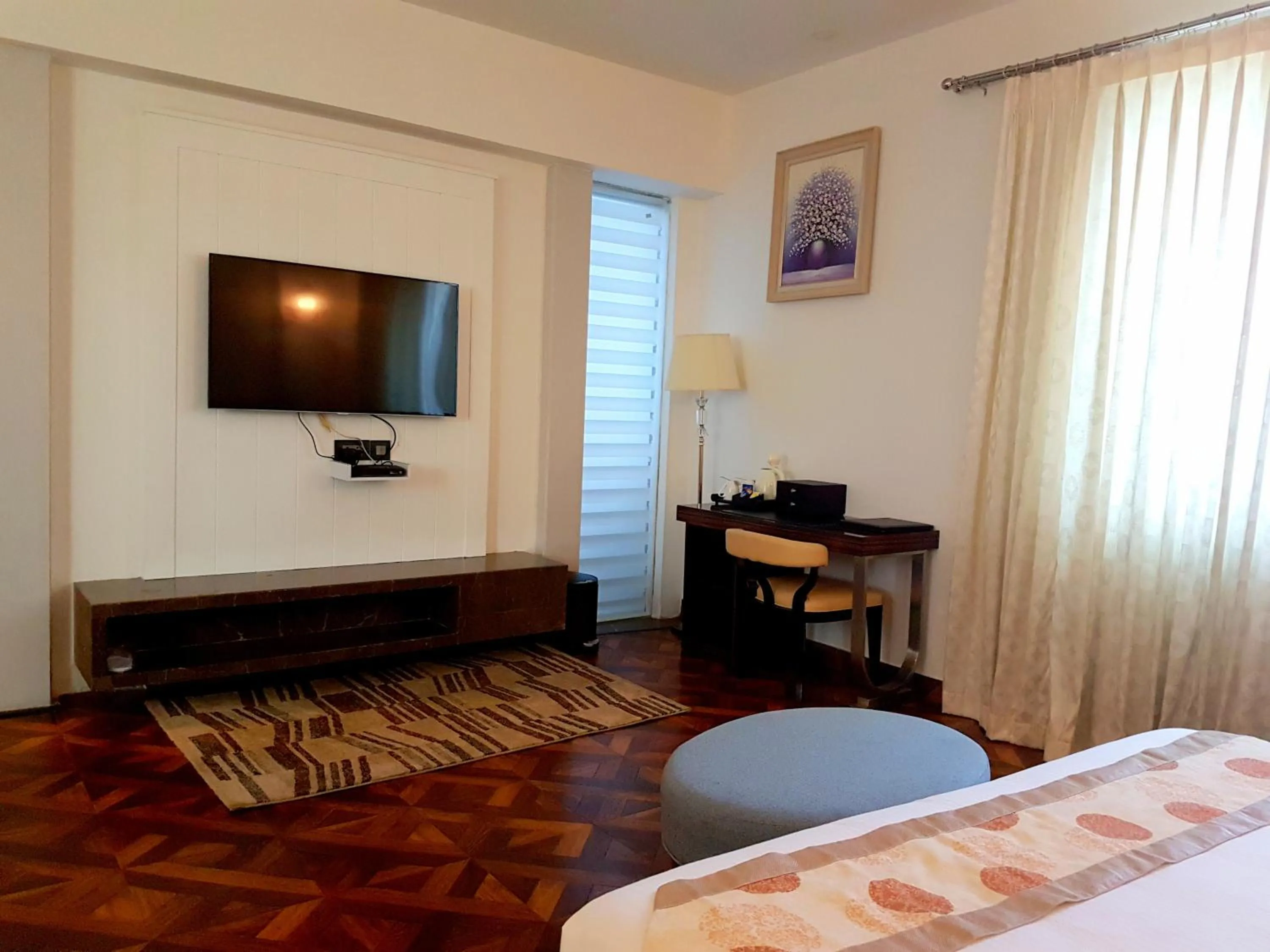 TV and multimedia, Bed in Pal Heights Mantra