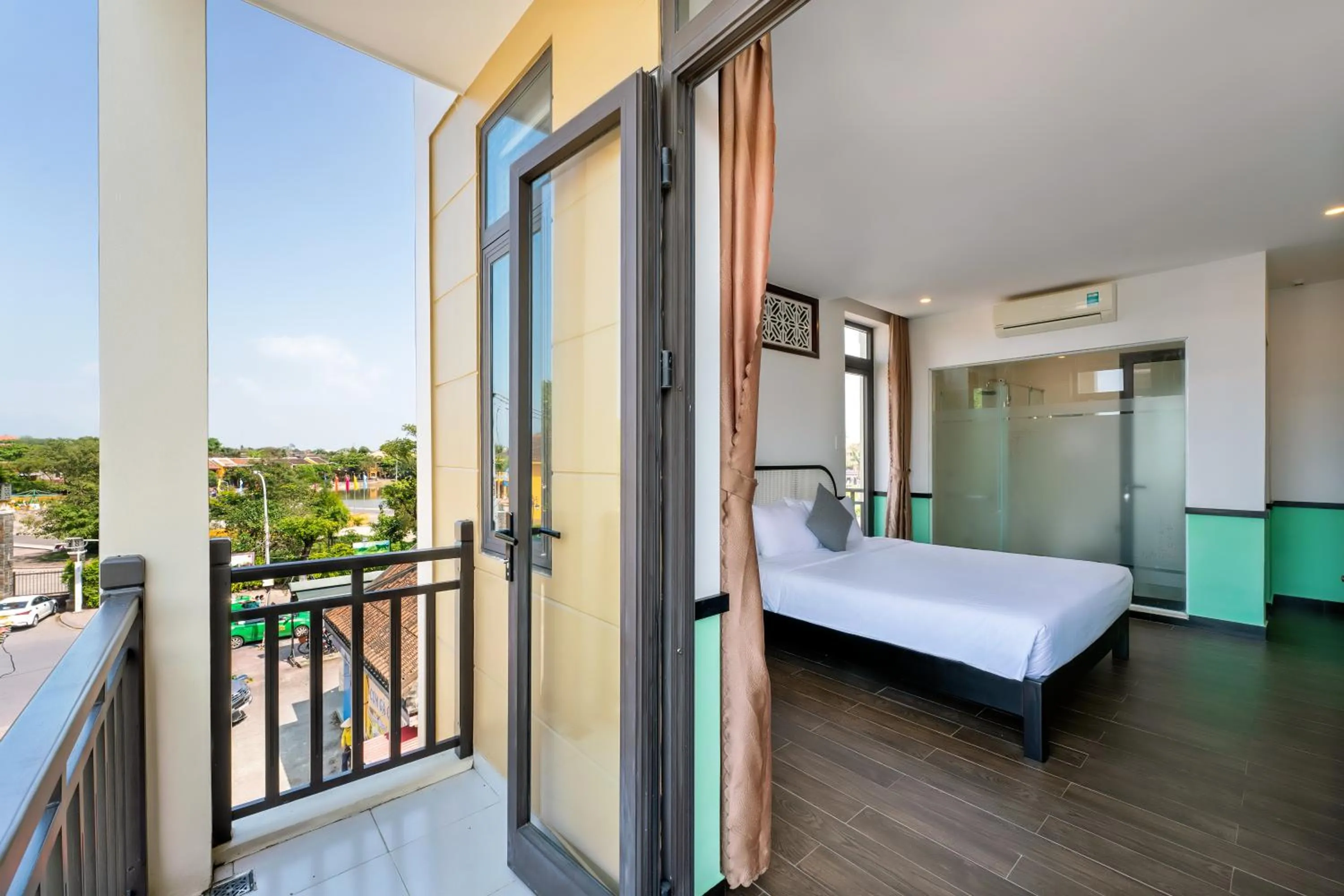 Balcony/Terrace, Bed in Hoi An Ivy Hotel