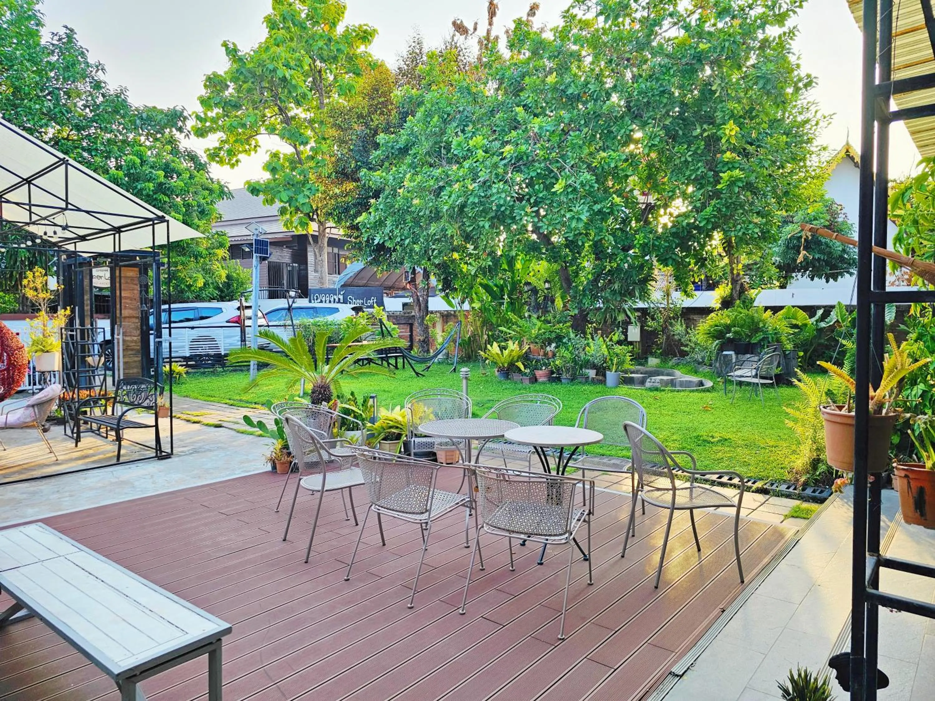 Garden in Sherloft Home & Hostel