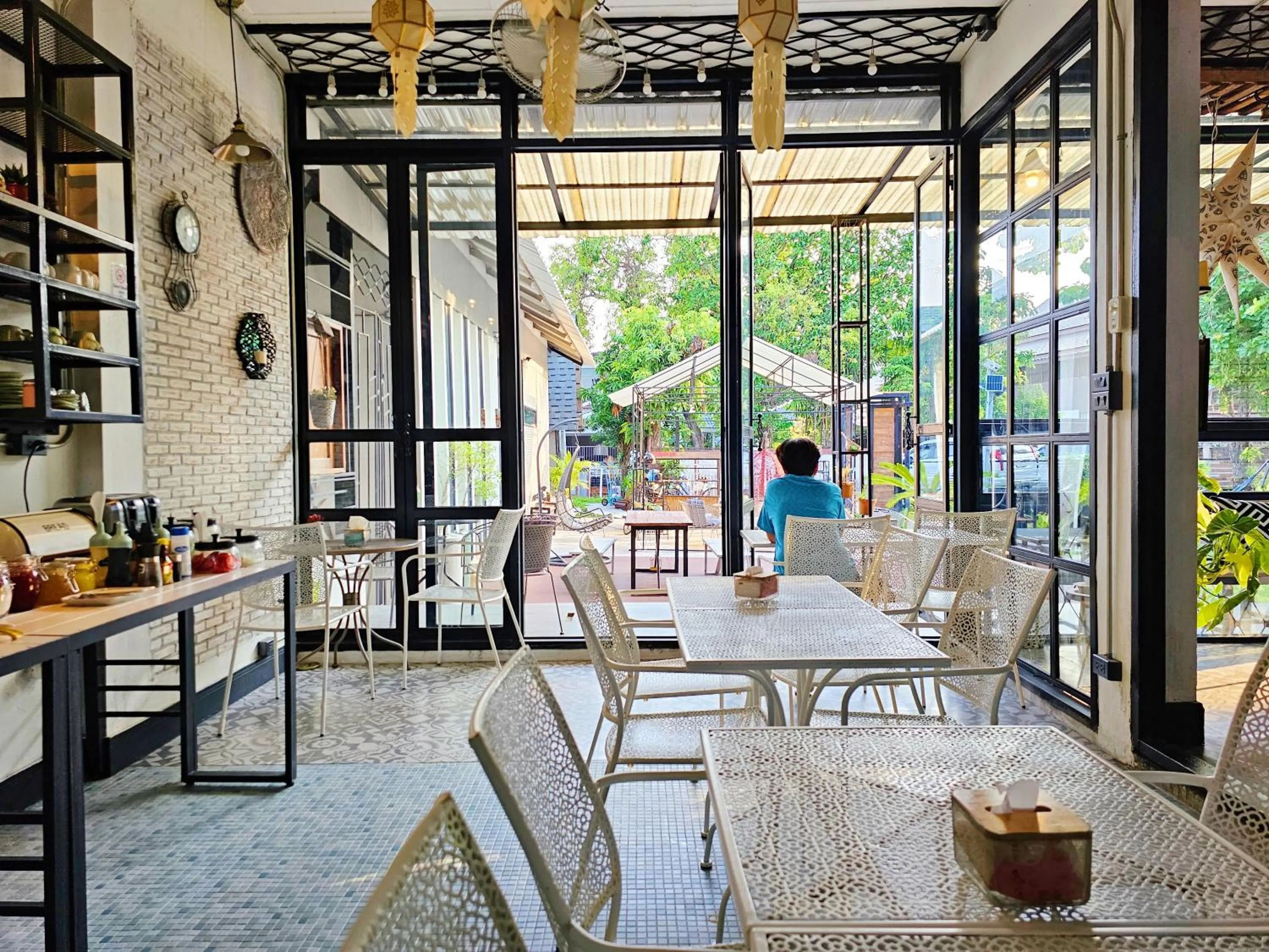 Seating area in Sherloft Home & Hostel