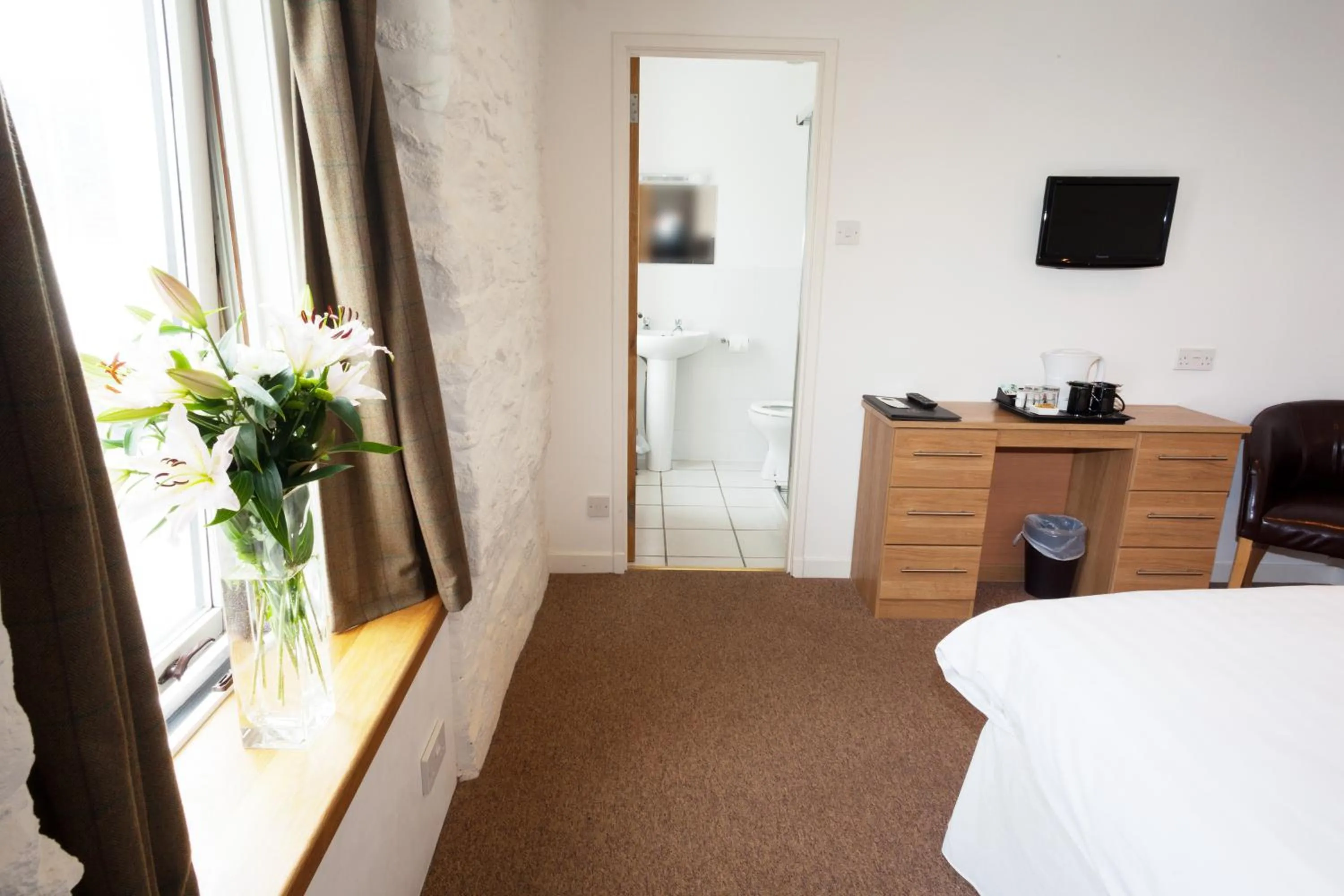 Bedroom, Bed in The Arch Inn