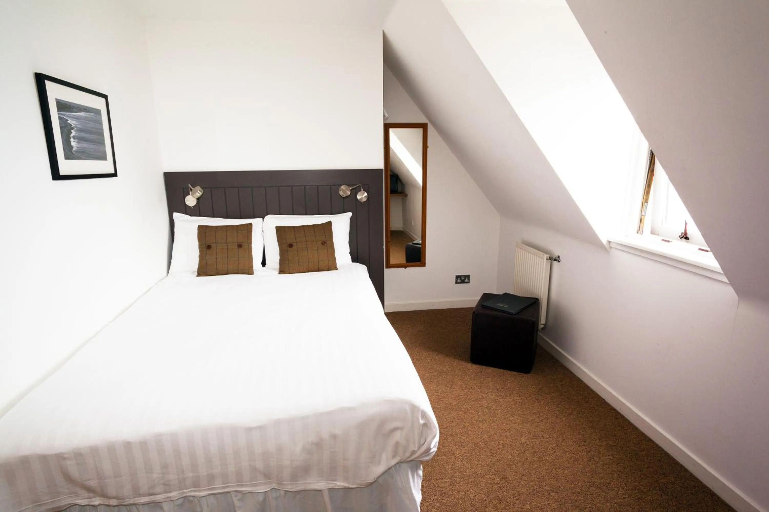 Bedroom, Bed in The Arch Inn