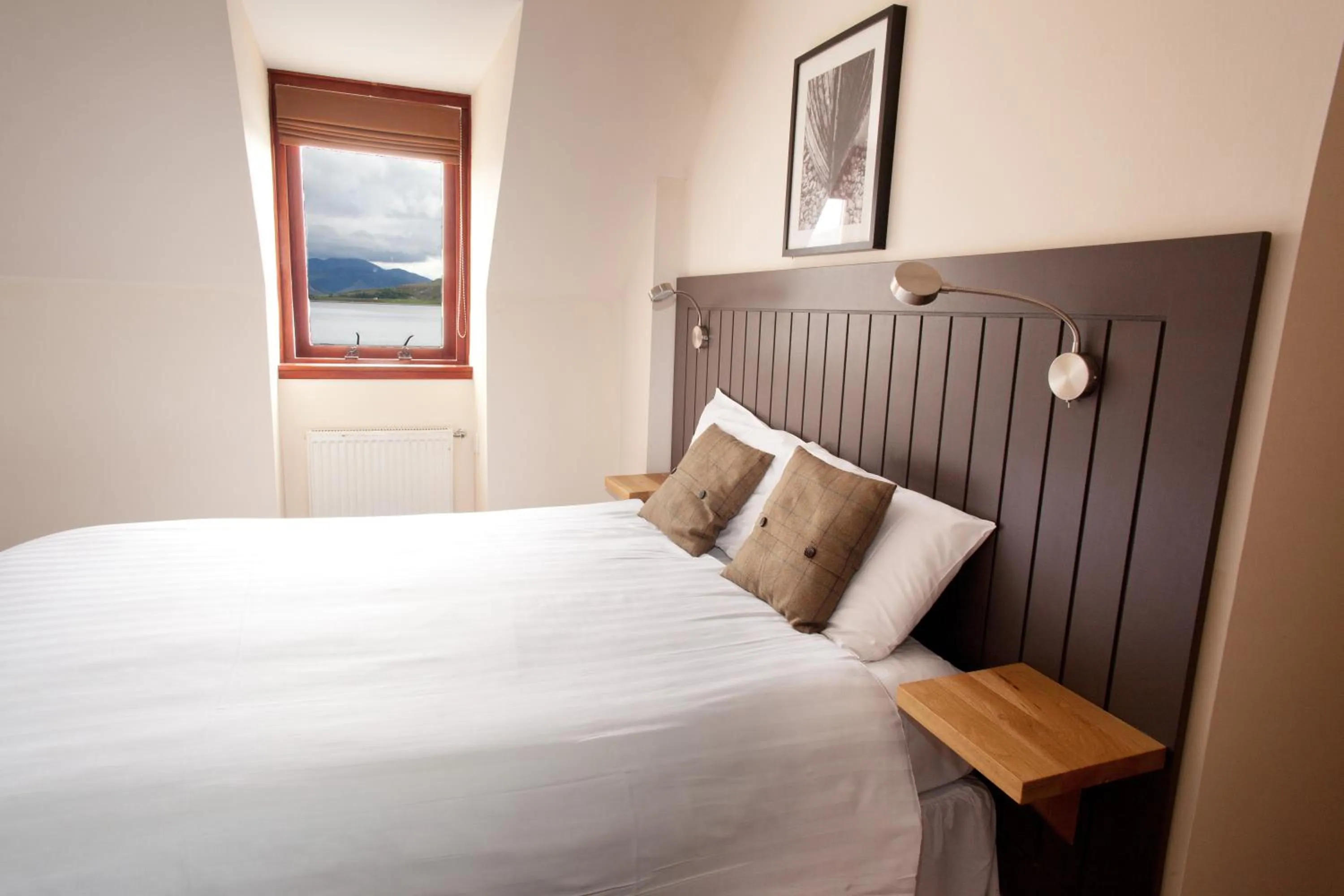 Bedroom, Bed in The Arch Inn