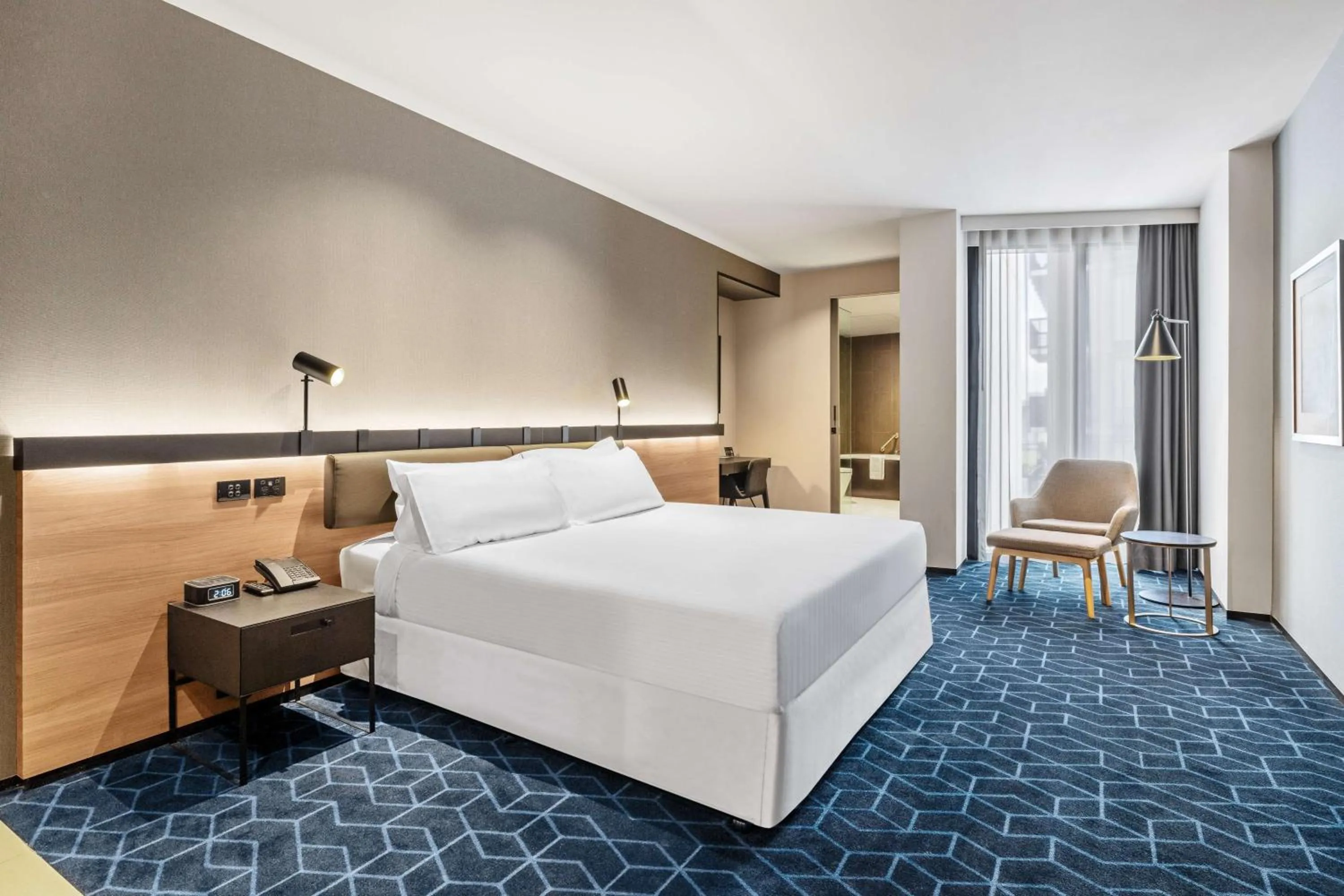 Bedroom, Bed in Four Points by Sheraton Melbourne Docklands
