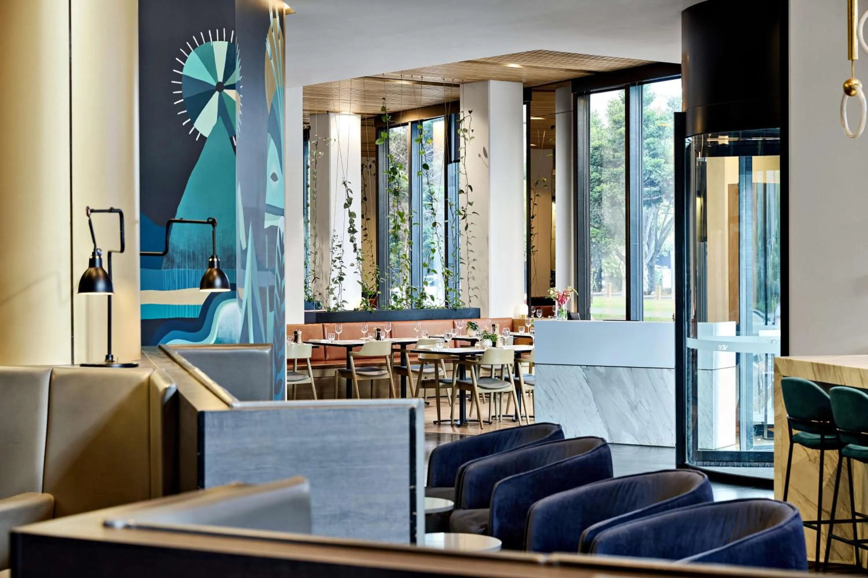 Lounge or bar in Four Points by Sheraton Melbourne Docklands