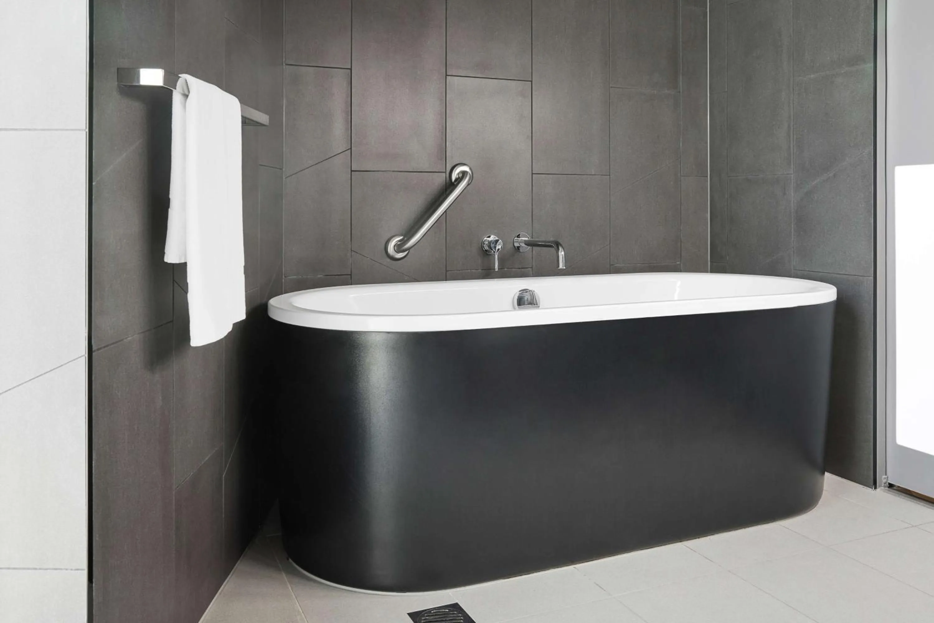 Bathroom in Four Points by Sheraton Melbourne Docklands