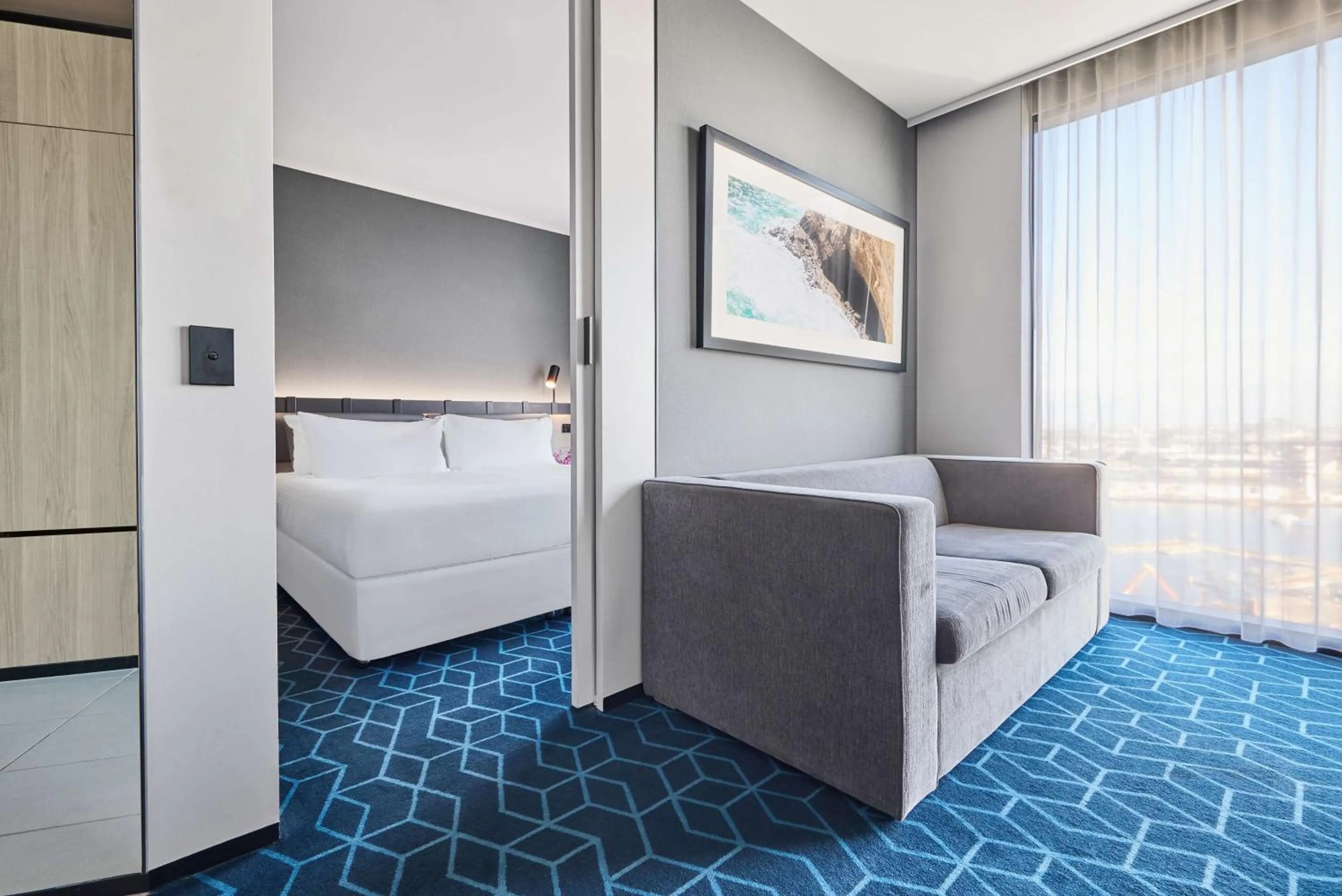Photo of the whole room, Bed in Four Points by Sheraton Melbourne Docklands