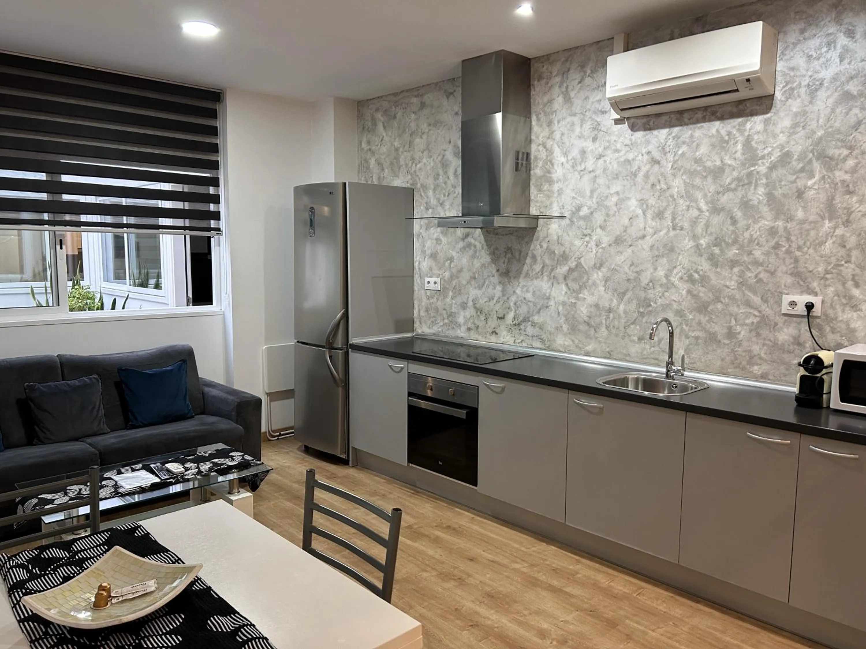 Kitchen or kitchenette in Apartahotel Baldiri