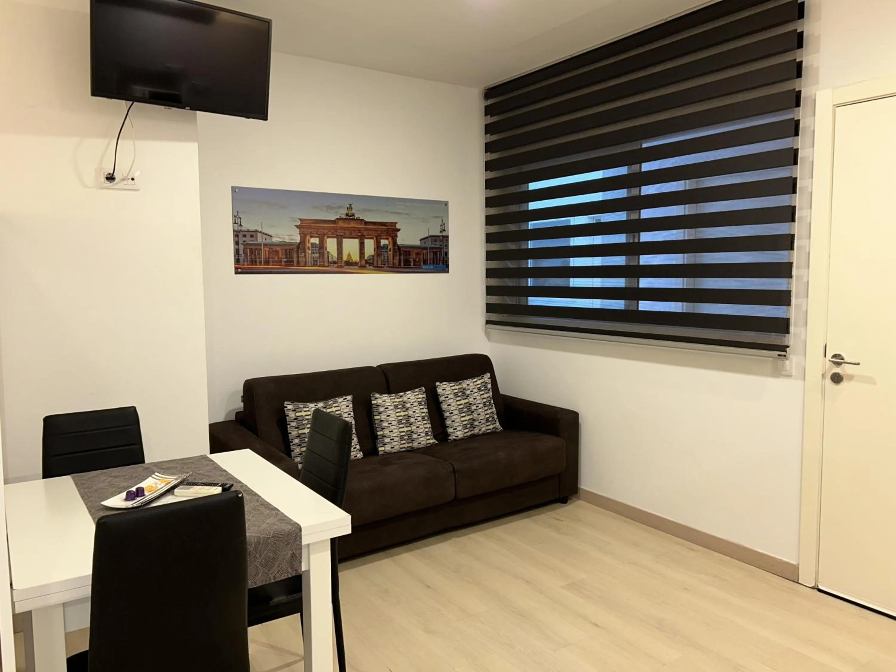 TV and multimedia in Apartahotel Baldiri