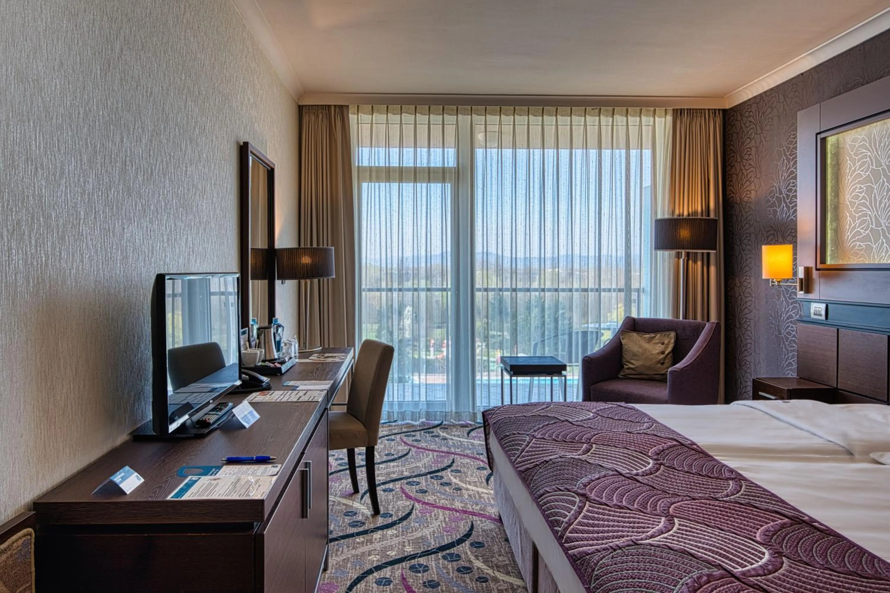 Property building, Bed in Aquaworld Resort Budapest