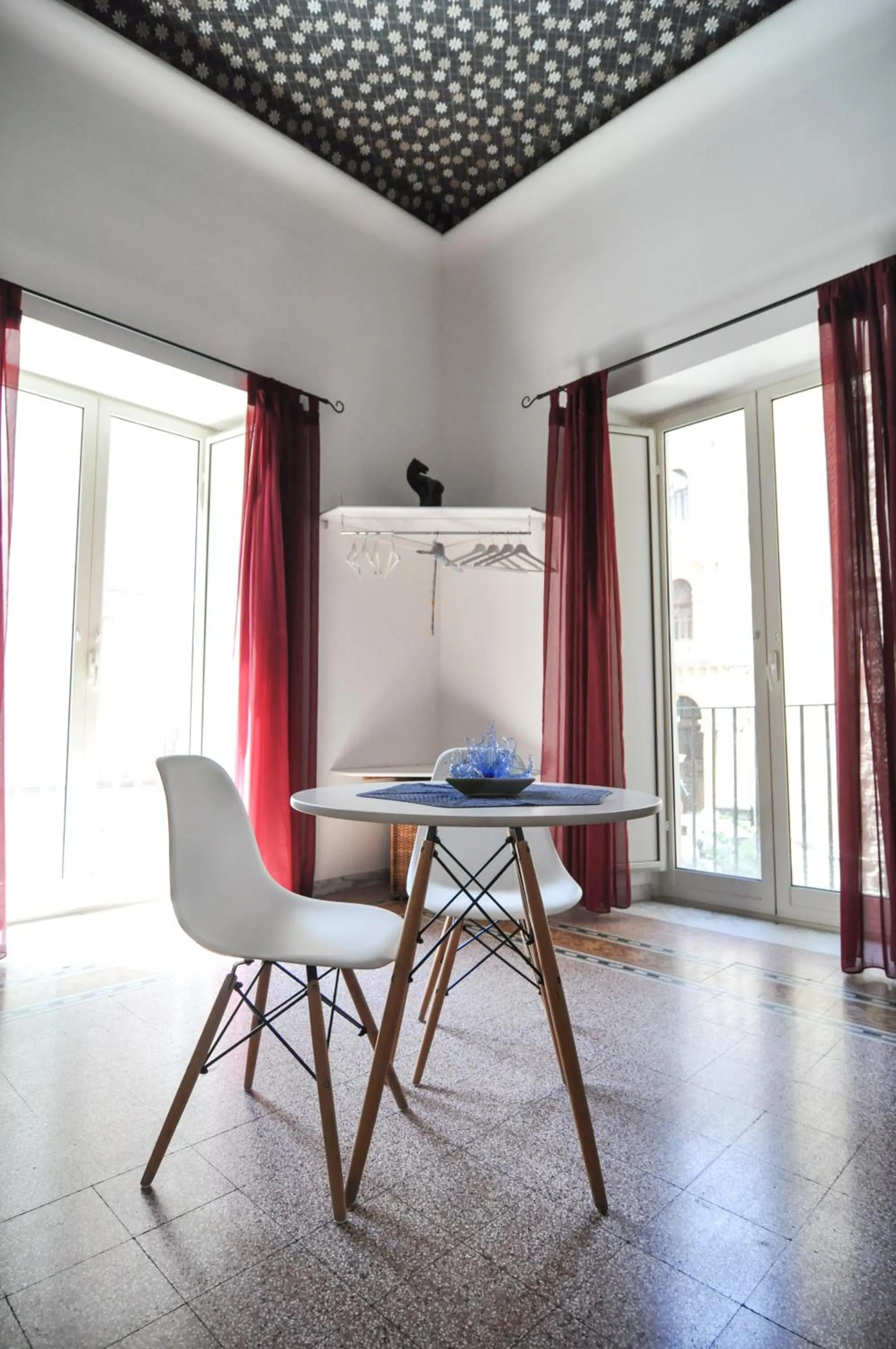 Photo of the whole room in B&B Alchimia Napoletana